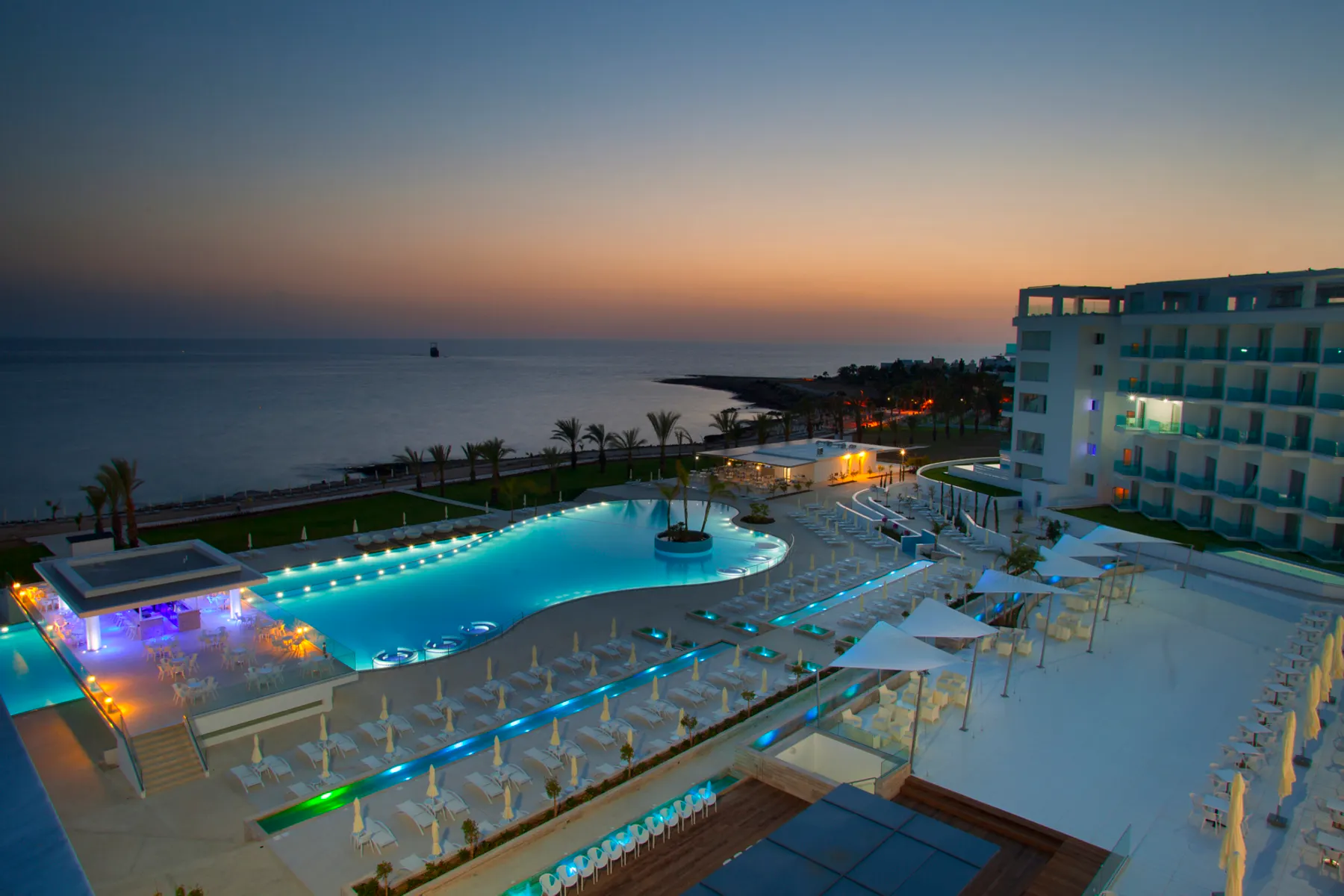 King Evelthon Beach Hotel and Resort - pool
