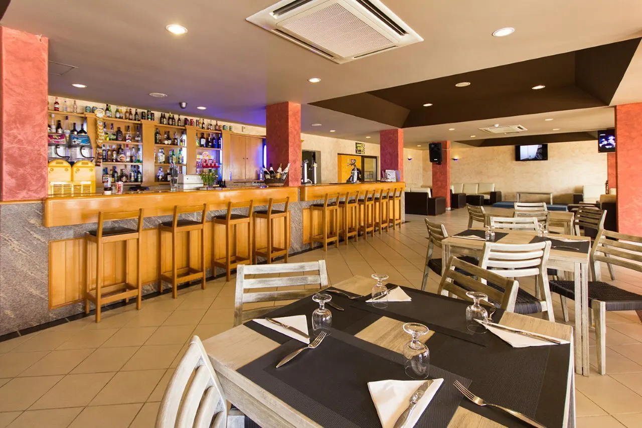 Paladim & Alagoa Mar Aparthotels - foodAndBeverage