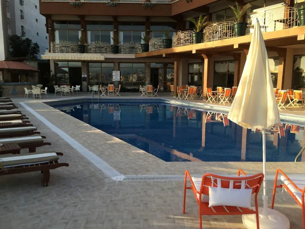 Suhan Seaport Hotel - pool