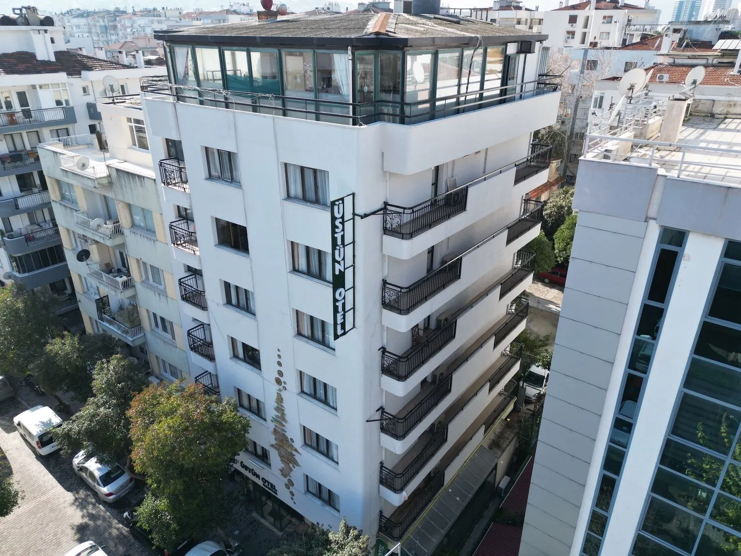 Üstün Alsancak - exterior