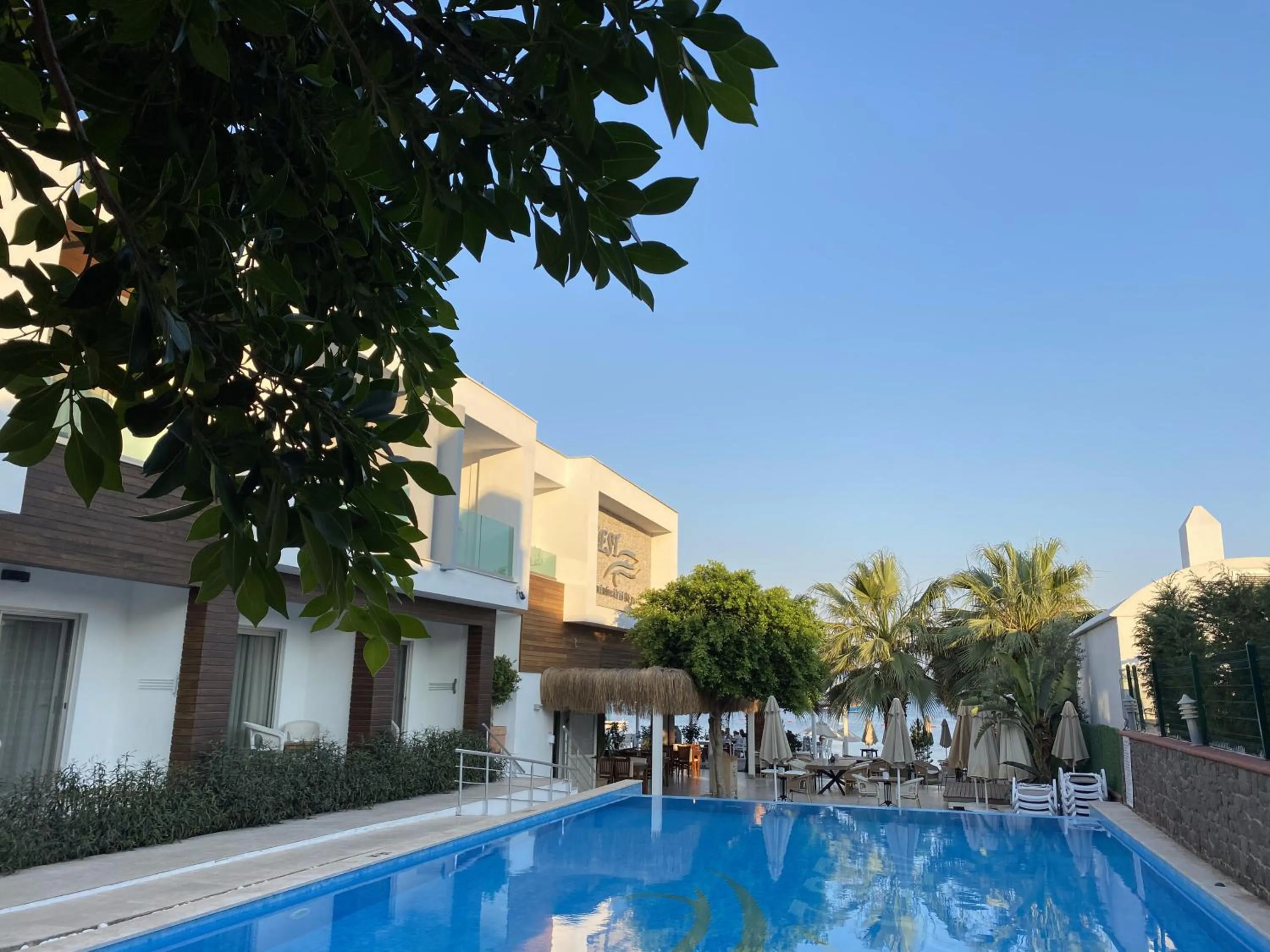 Zest Exclusive Hotel & Spa - pool