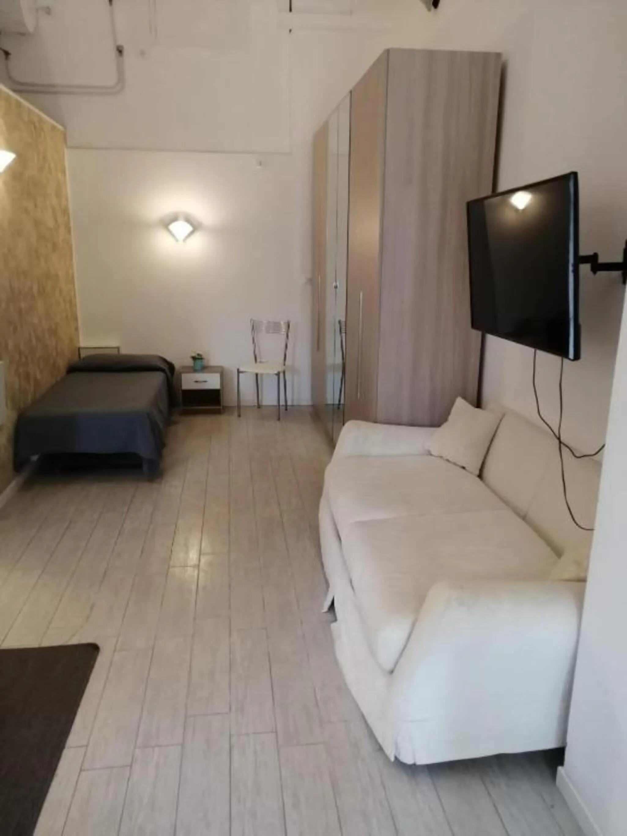 APARTMENT ANNEX