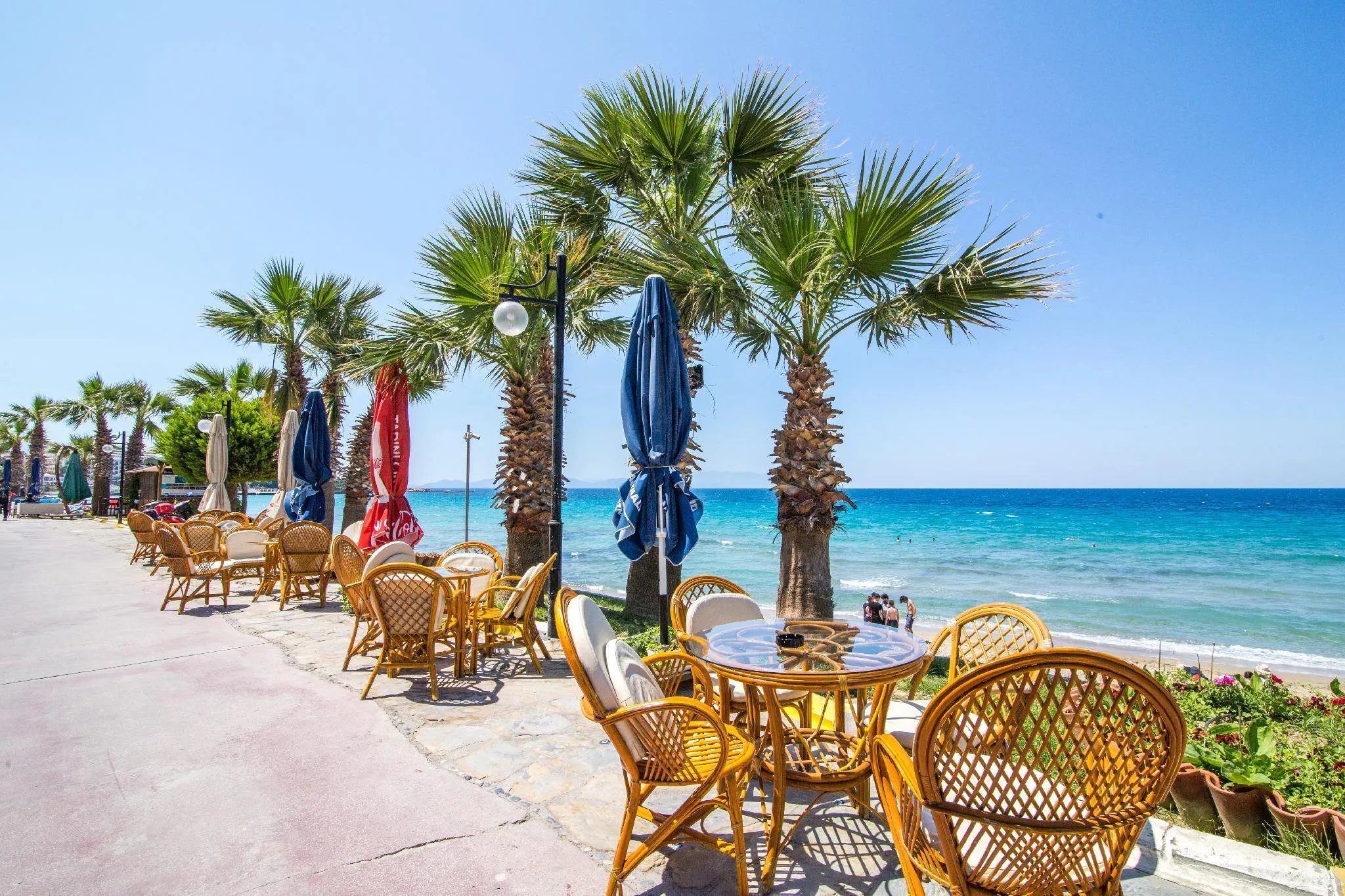 Sunday Beach Hotel - location