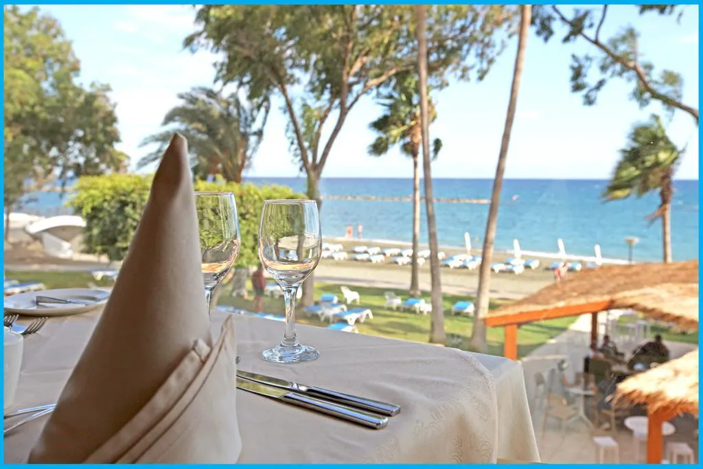 Poseidonia Beach Hotel - foodAndBeverage