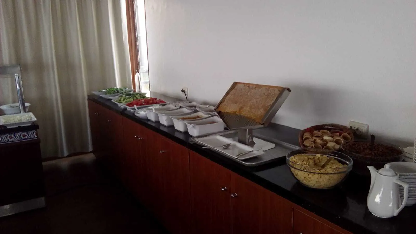 Sunday Beach Hotel - foodAndBeverage
