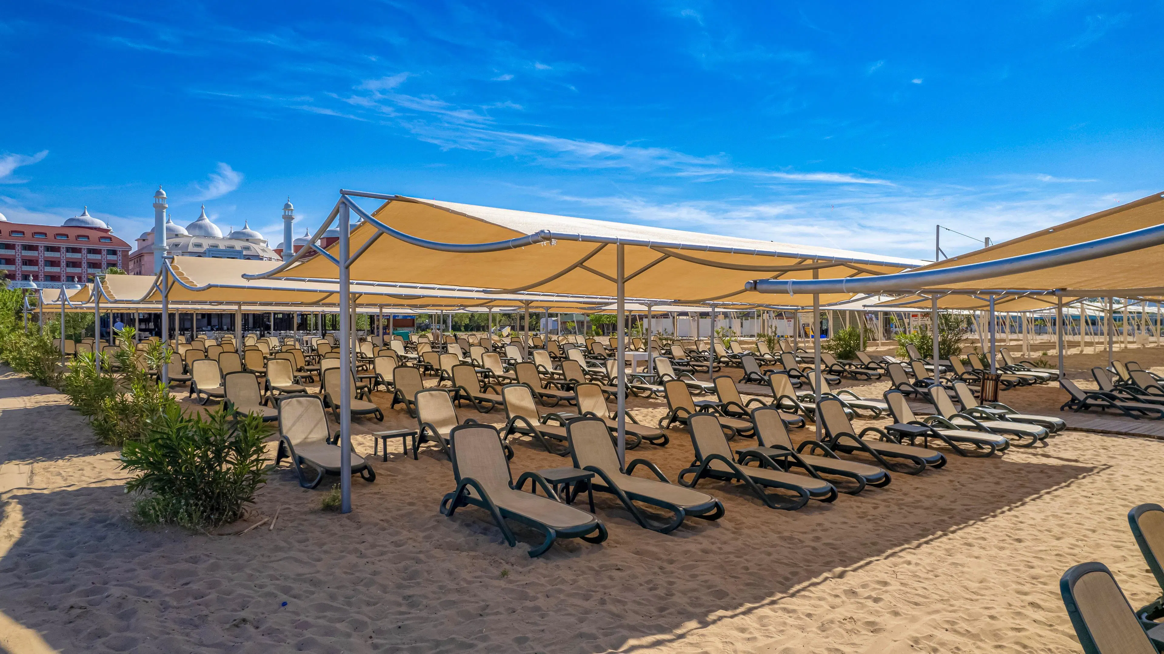 Well Palace Side - beach