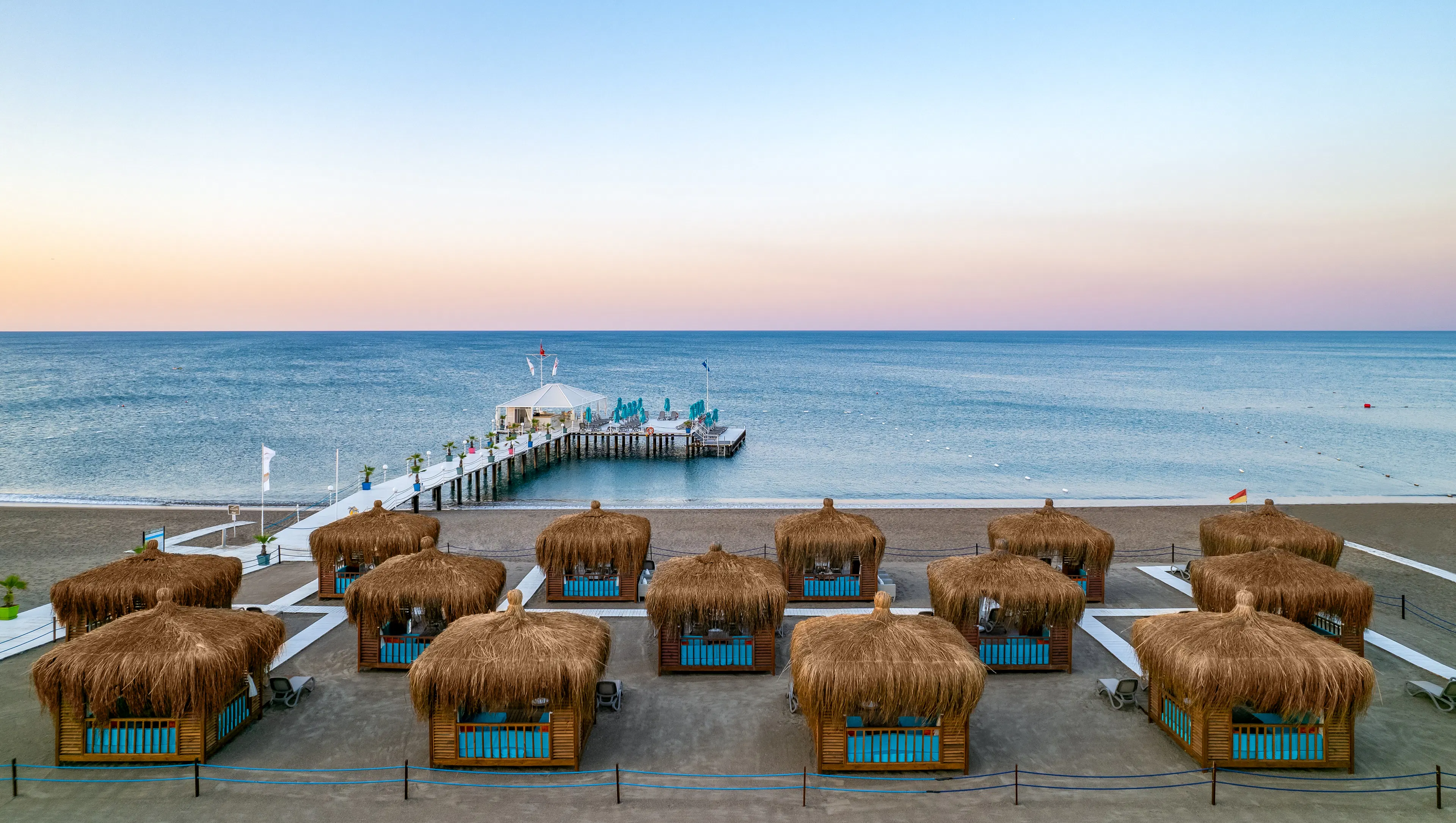Concorde de Luxe Resort - beach