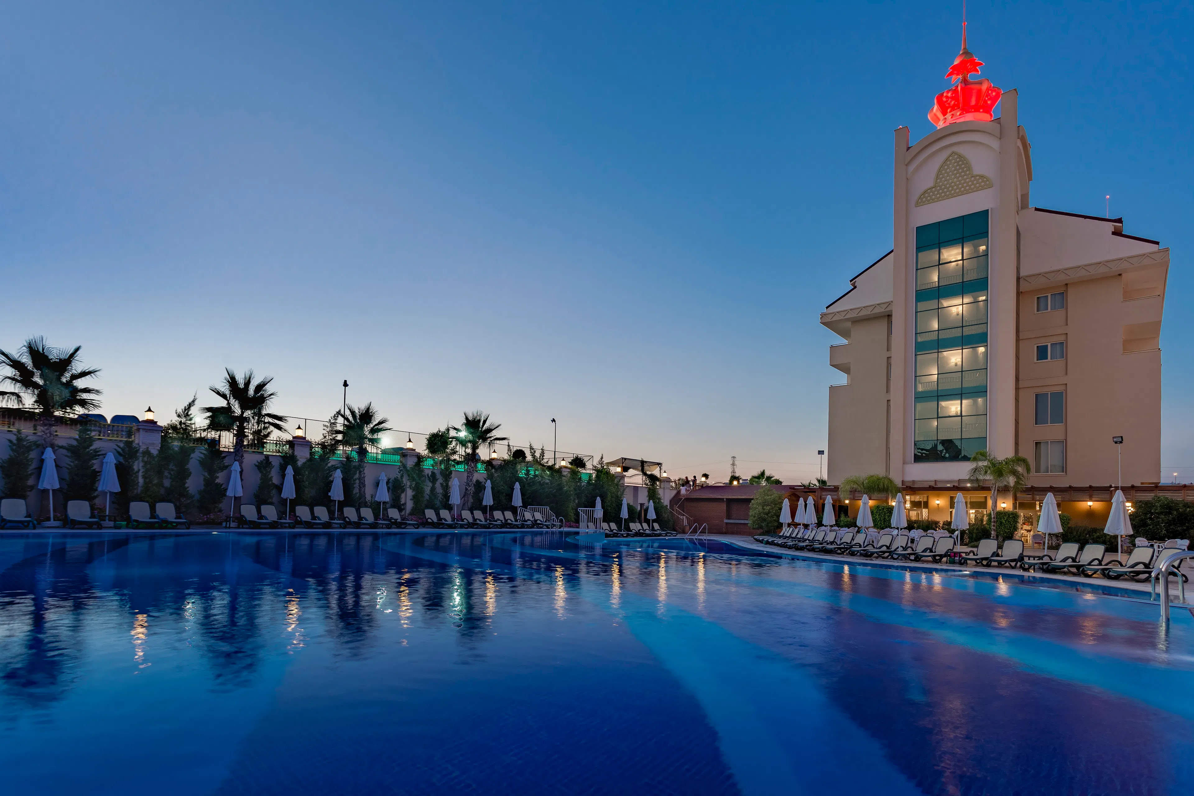 Well Palace Side - pool