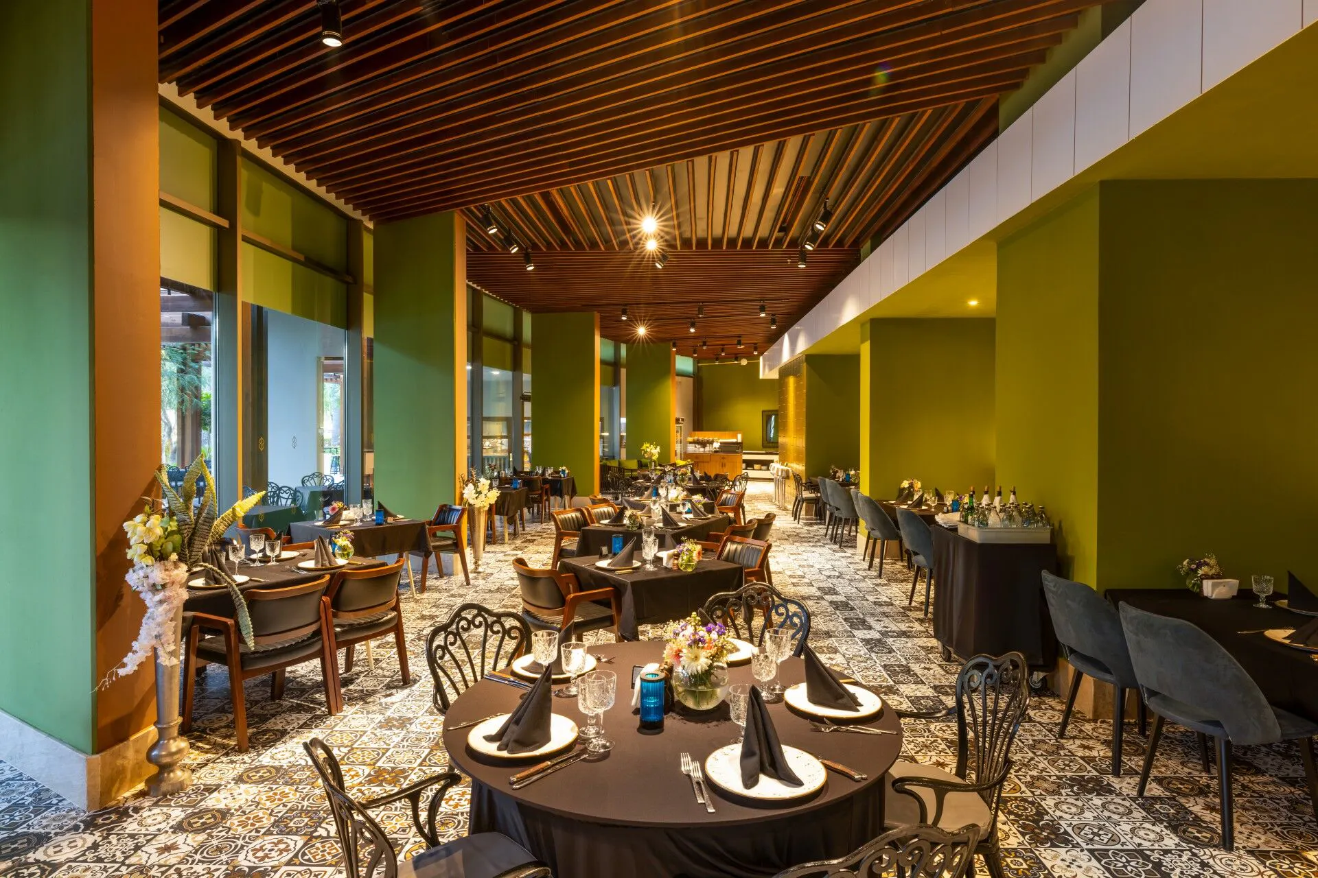 Nirvana Cosmopolitan - foodAndBeverage