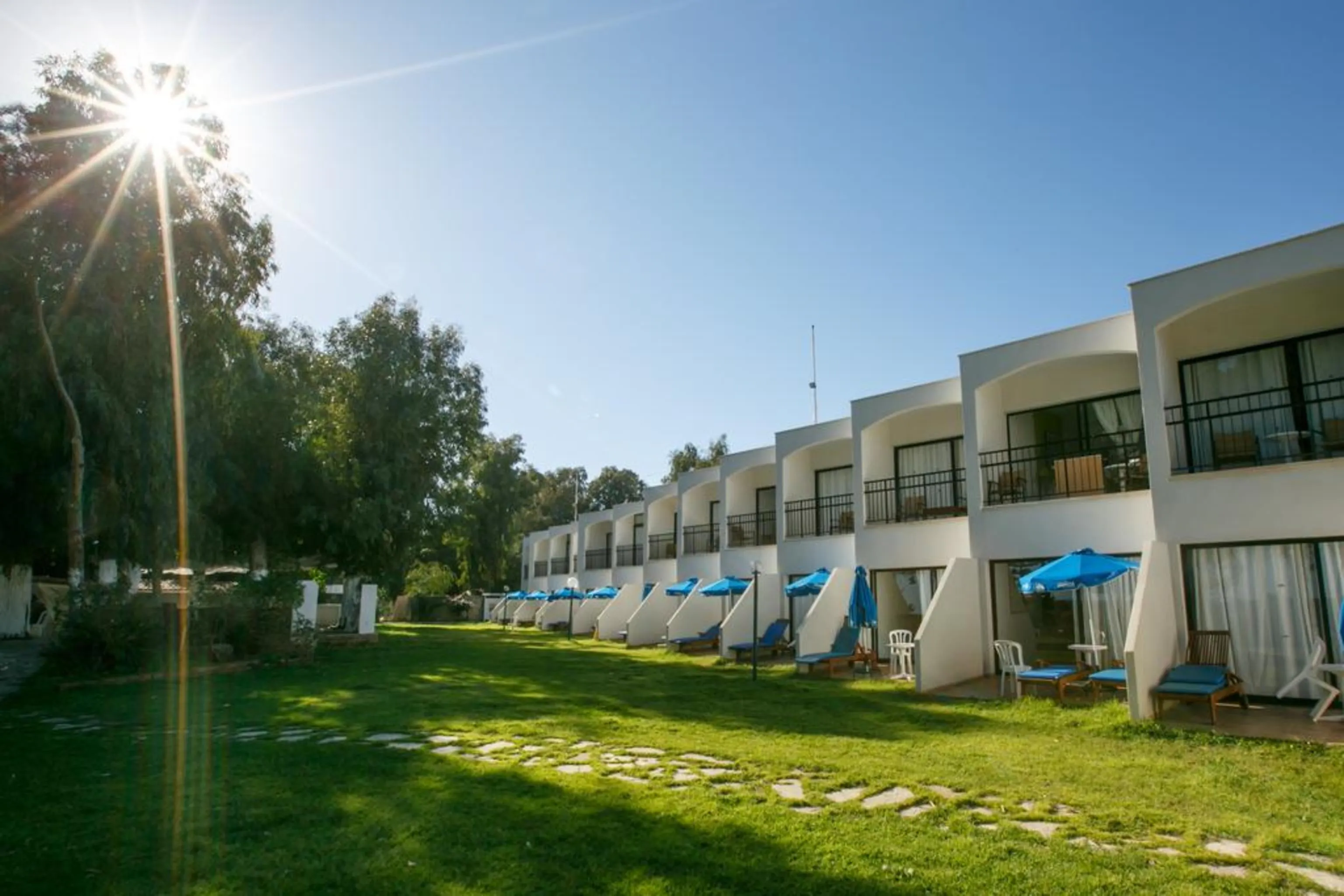 Park Beach Hotel - exterior