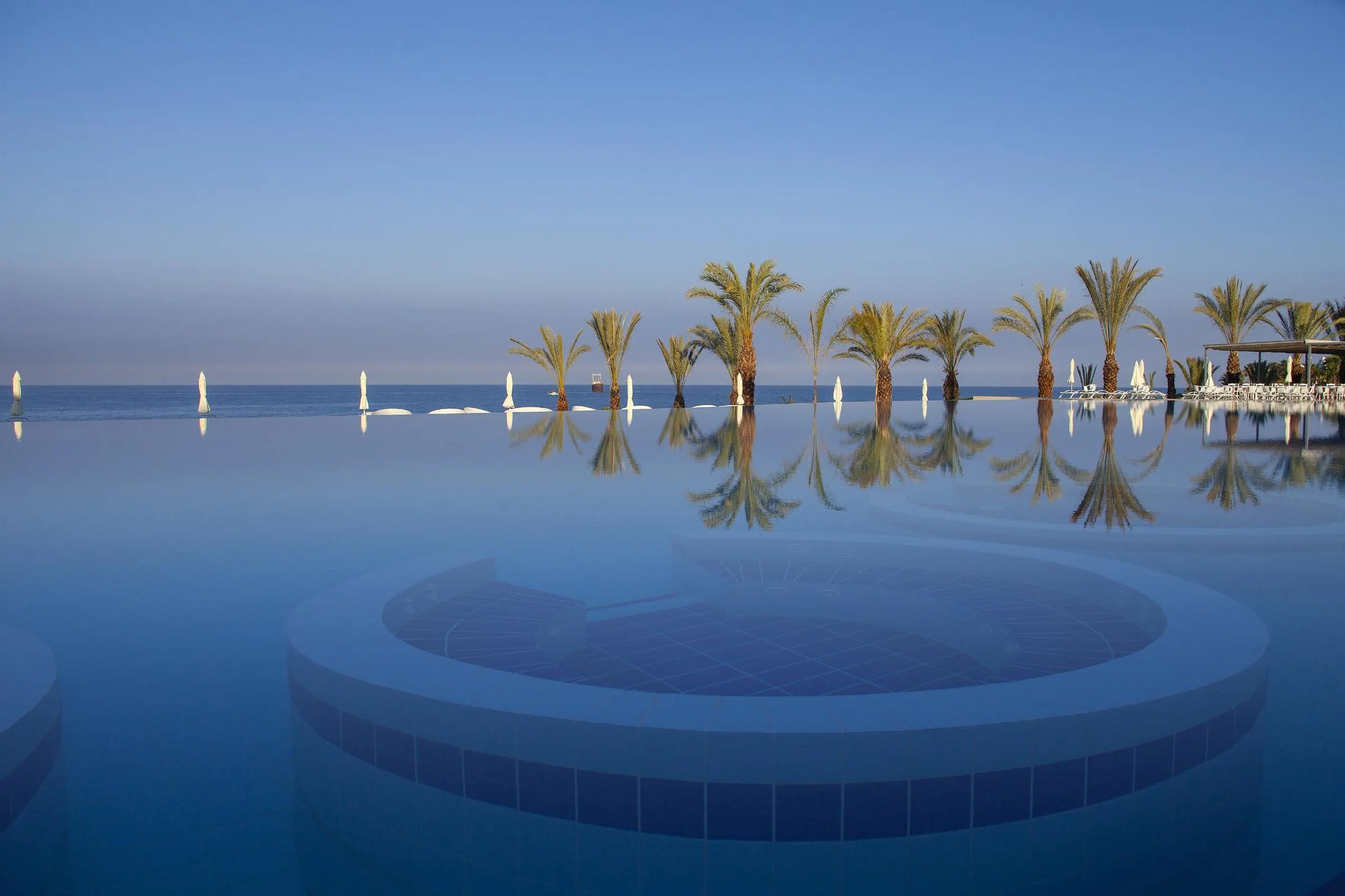 King Evelthon Beach Hotel and Resort - pool