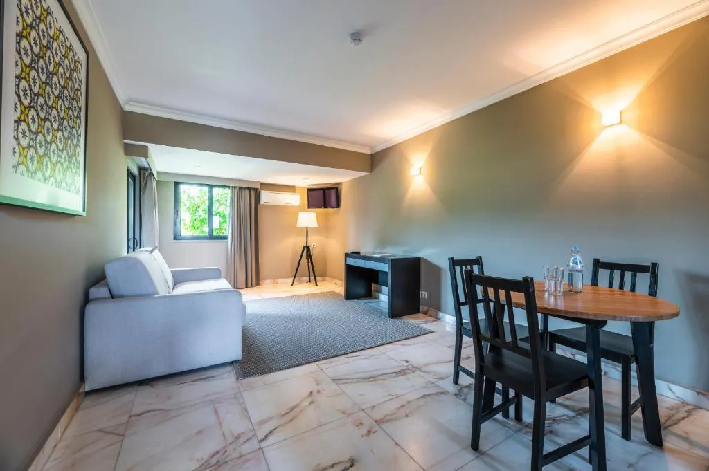 Topazio Vibe Beach Hotel & Apartments - ADULT FRIENDLY - foodAndBeverage