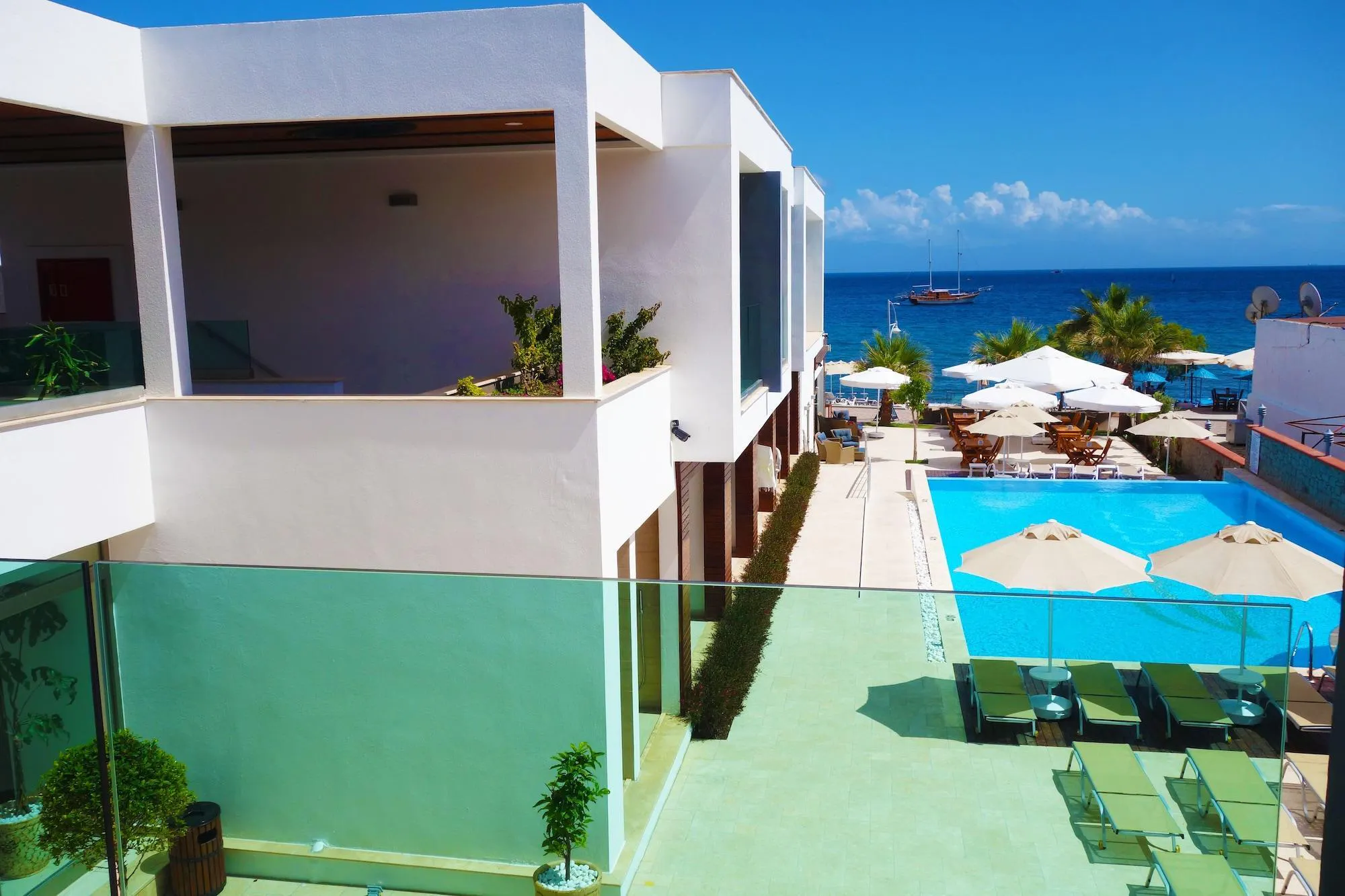 Zest Exclusive Hotel & Spa - pool