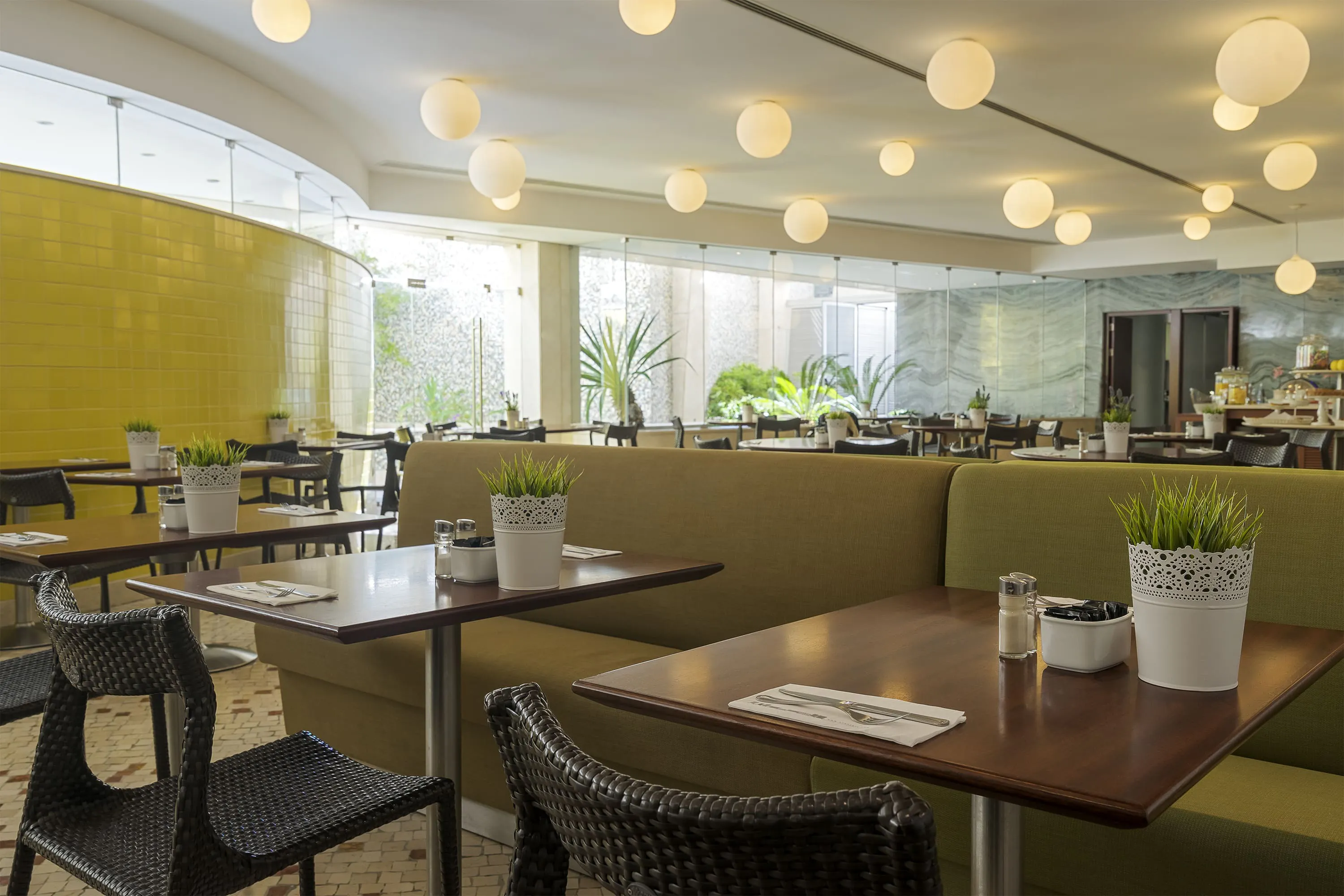 HF Fénix Garden - foodAndBeverage