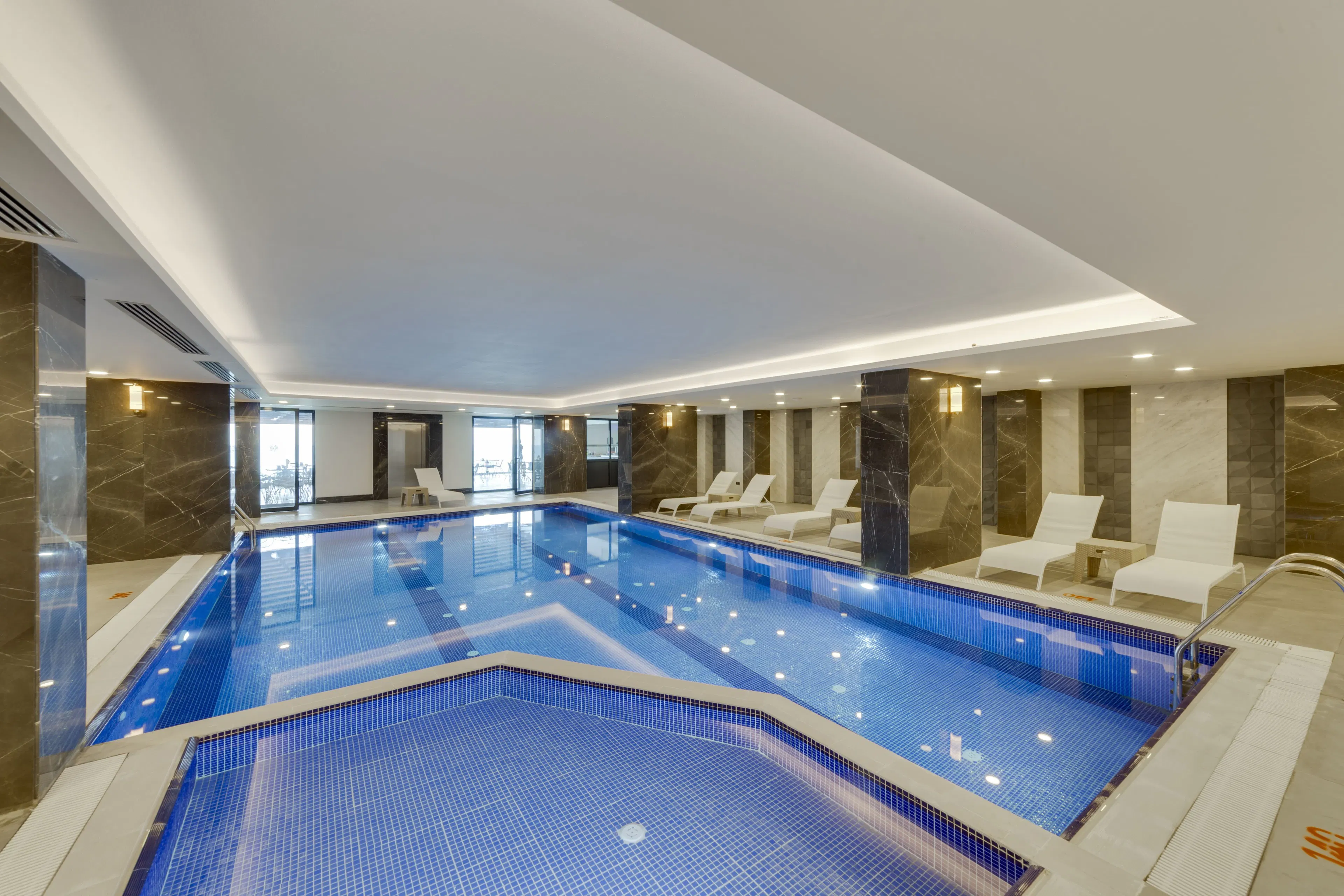 Signature Blue Resort - pool