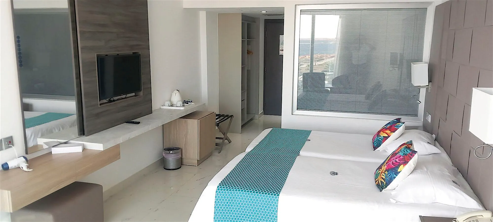 King Evelthon Beach Hotel and Resort - rooms