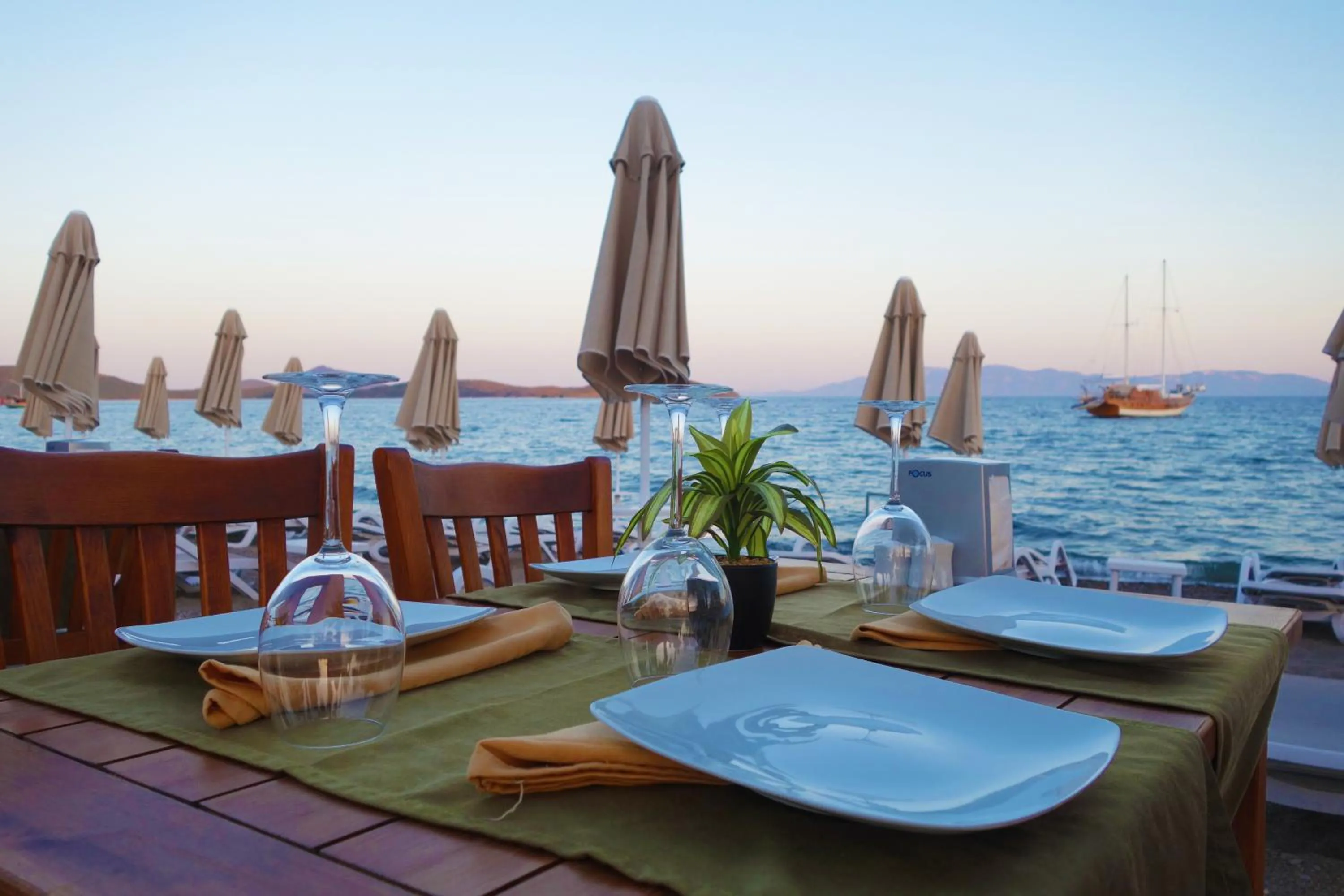 Zest Exclusive Hotel & Spa - foodAndBeverage