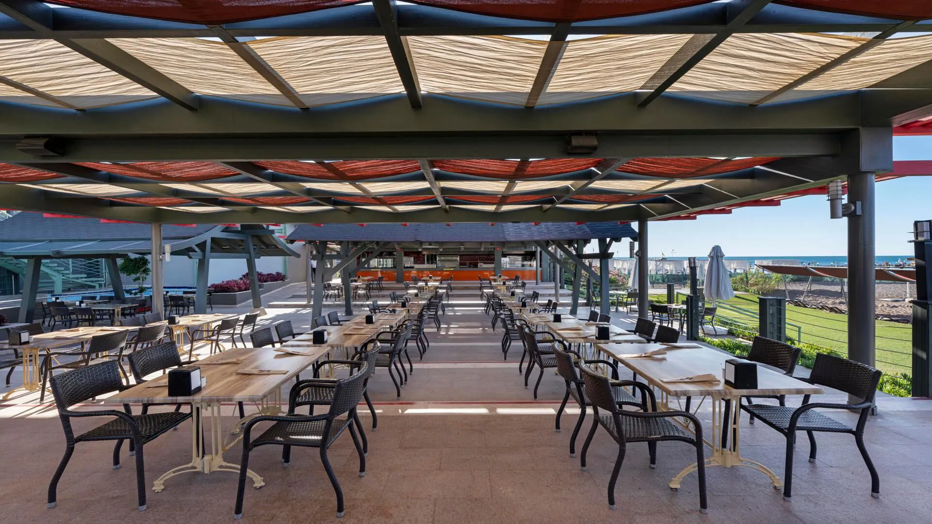 Limak Lara Deluxe Hotel & Resort - foodAndBeverage