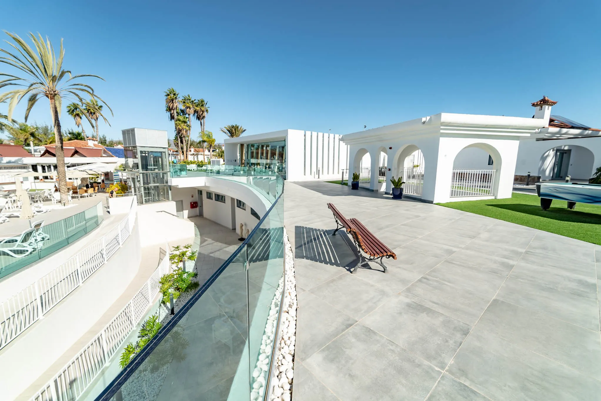 Hotel LIVVO Dunagolf Suites - exterior