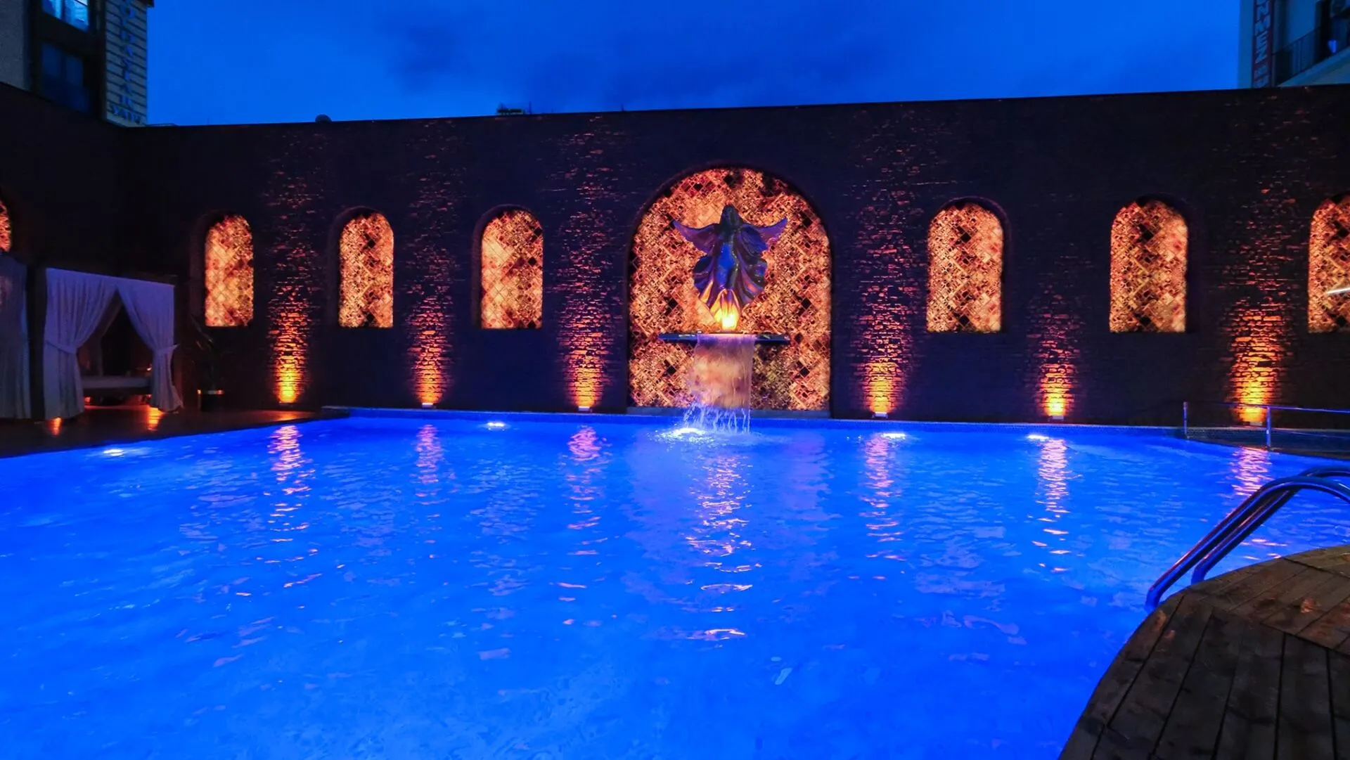 Duqqan Deluxe Hotel - pool