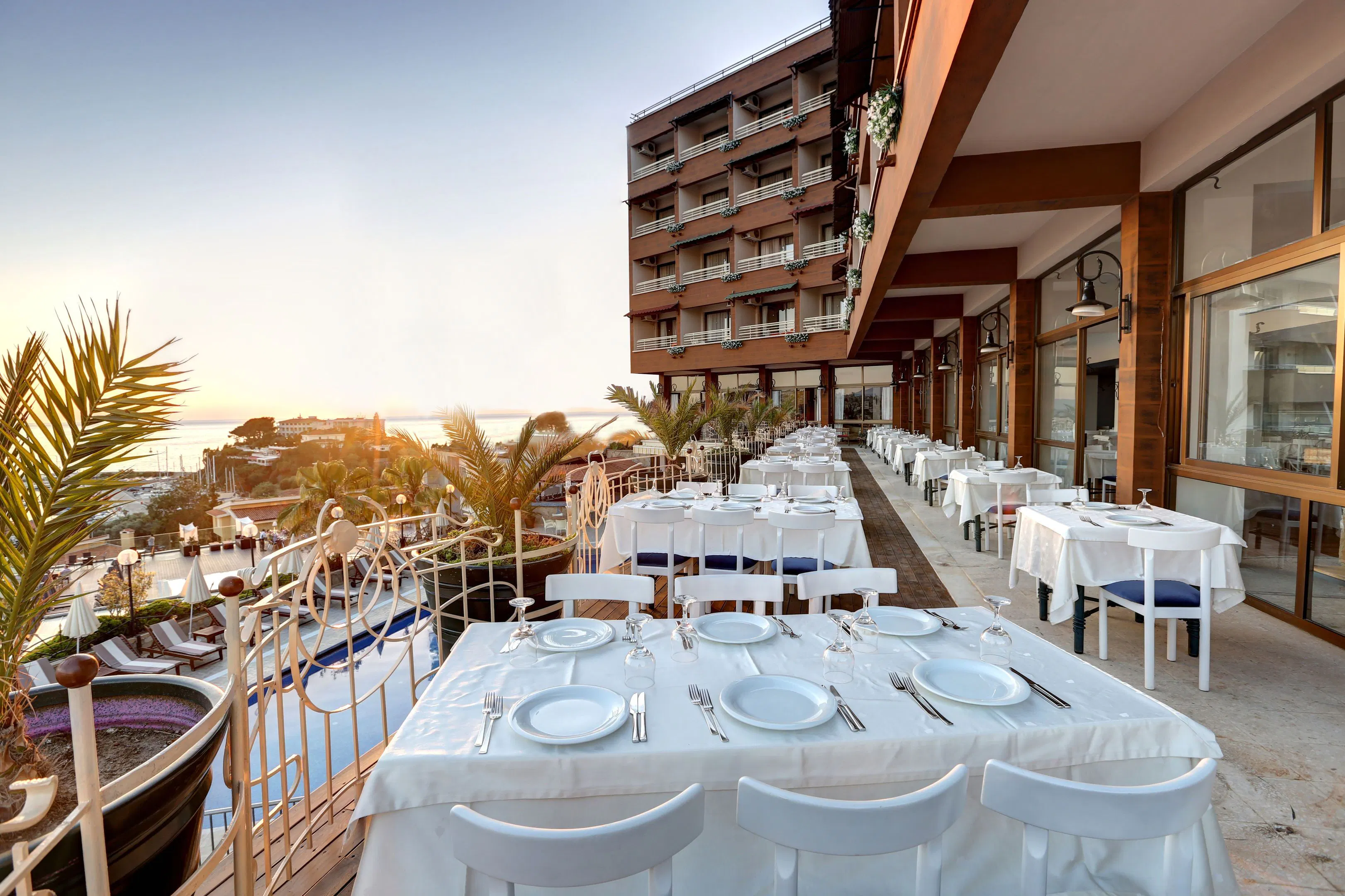 Suhan Seaport Hotel - foodAndBeverage