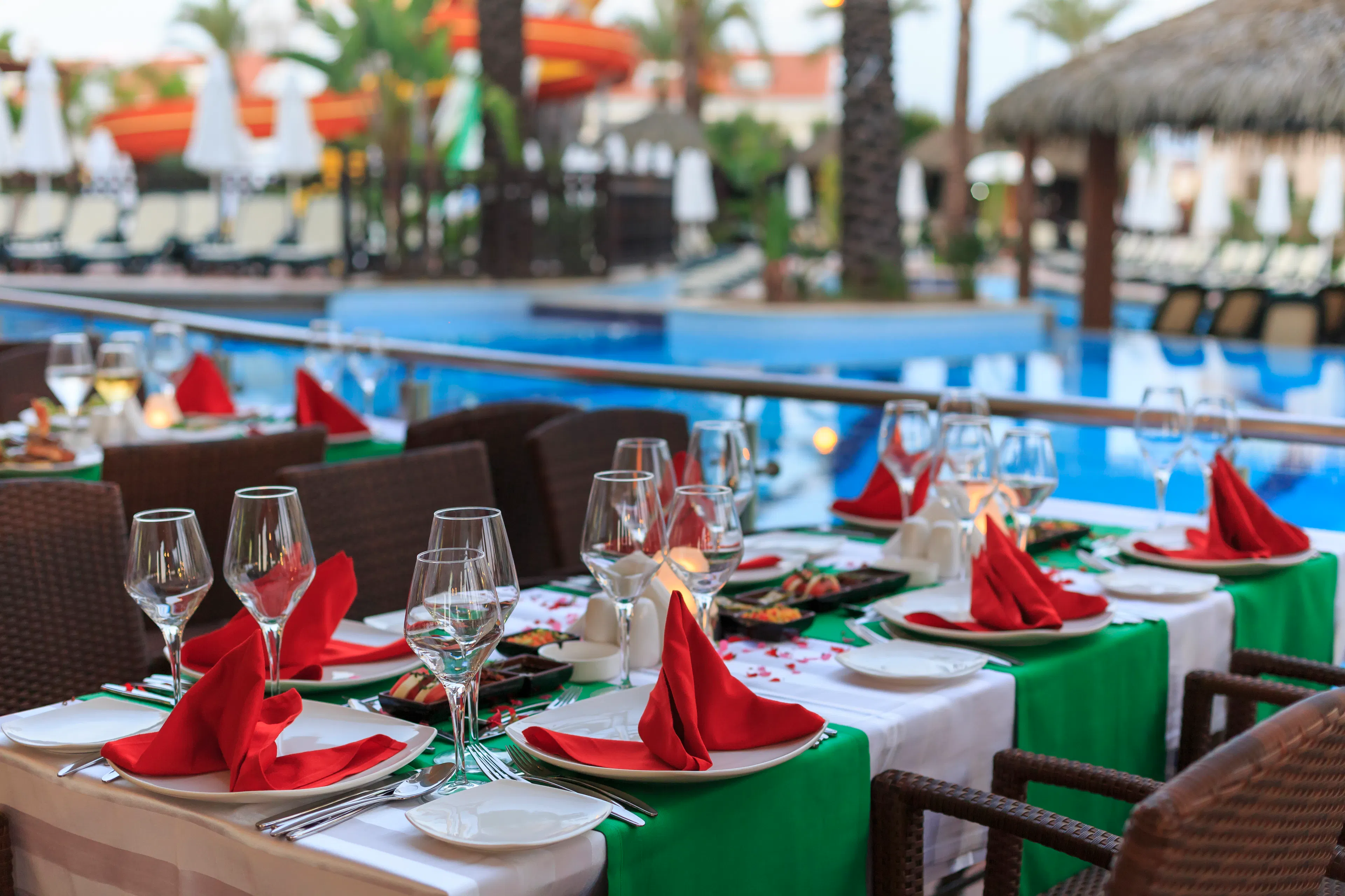 Well Palace Side - foodAndBeverage