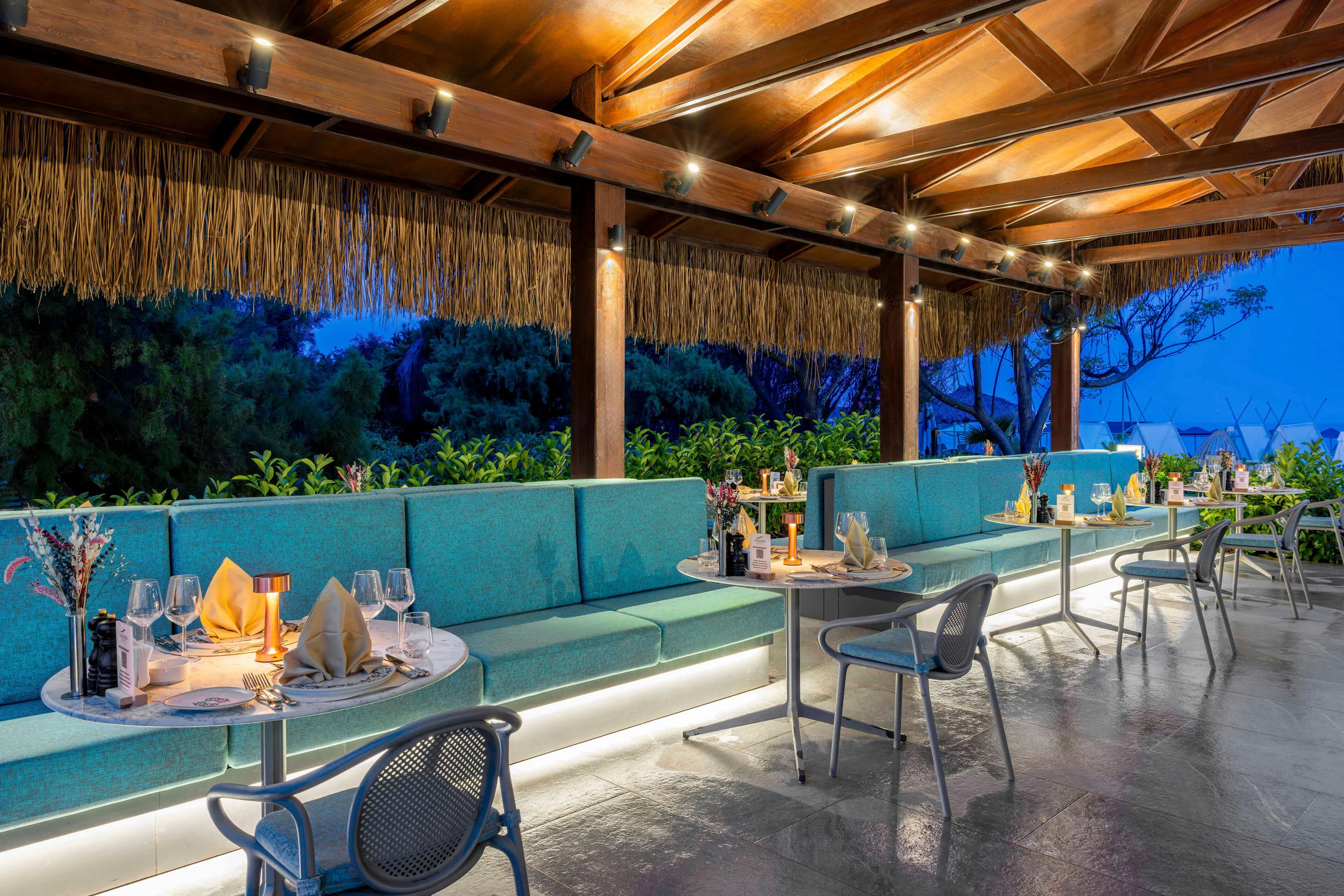 Concorde de Luxe Resort - foodAndBeverage