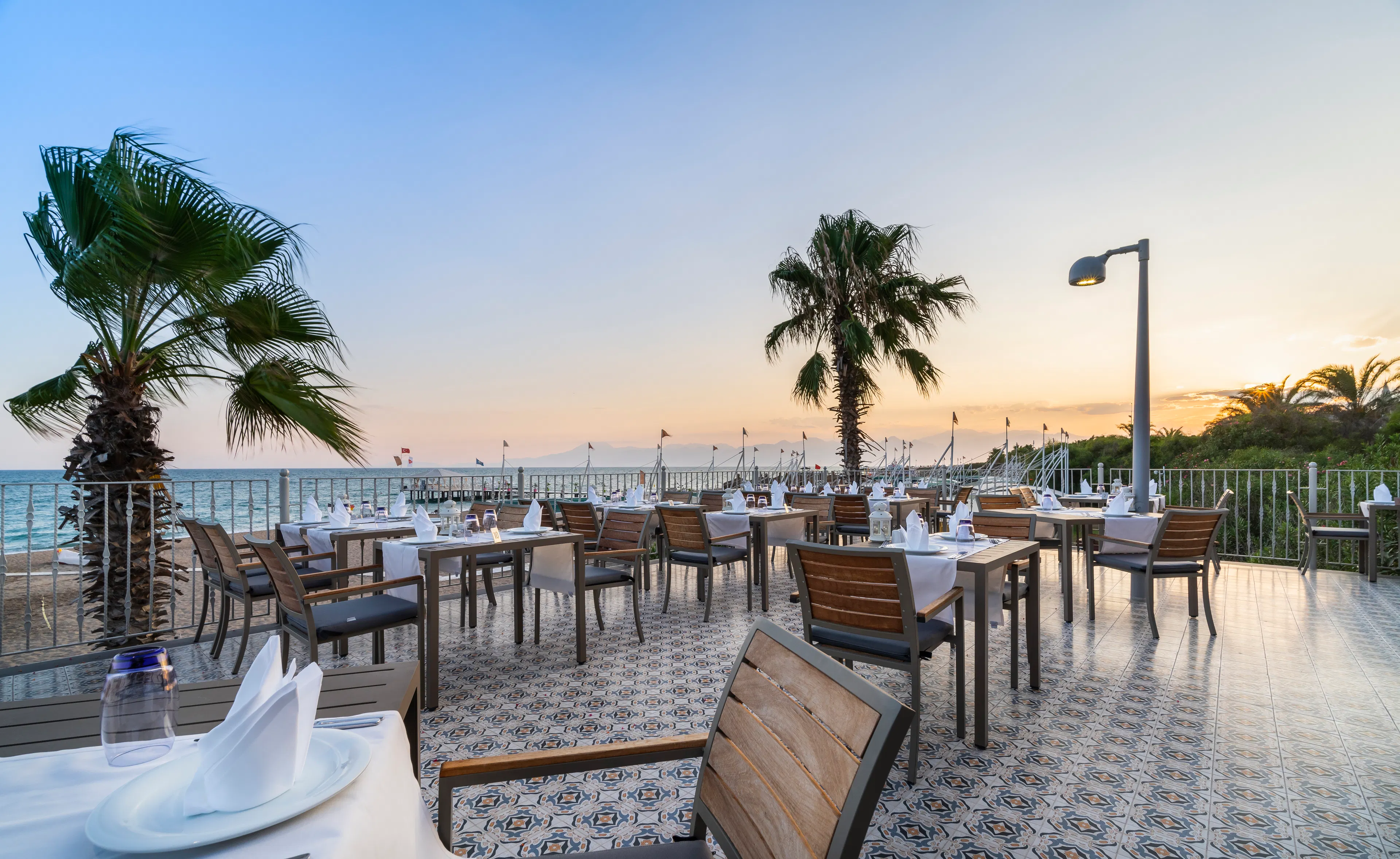 Concorde de Luxe Resort - foodAndBeverage
