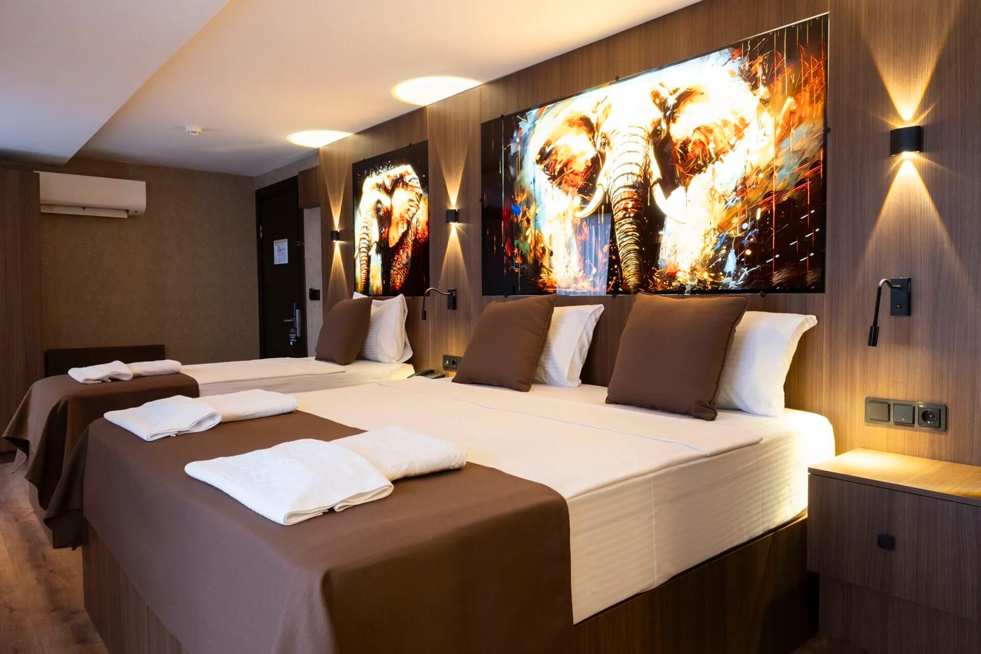 Duqqan Deluxe Hotel - rooms