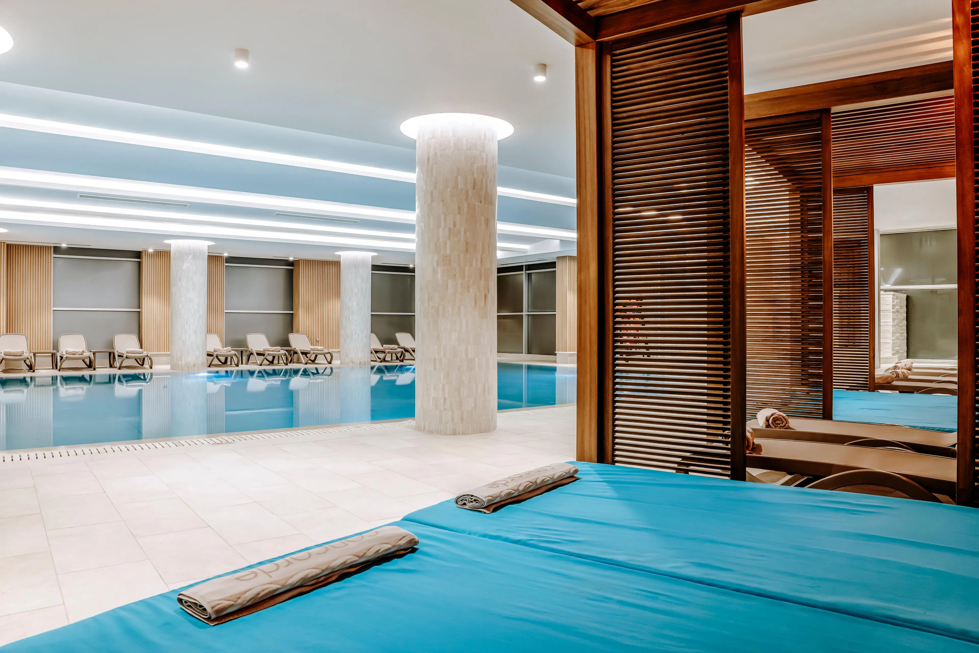 Concorde de Luxe Resort - pool