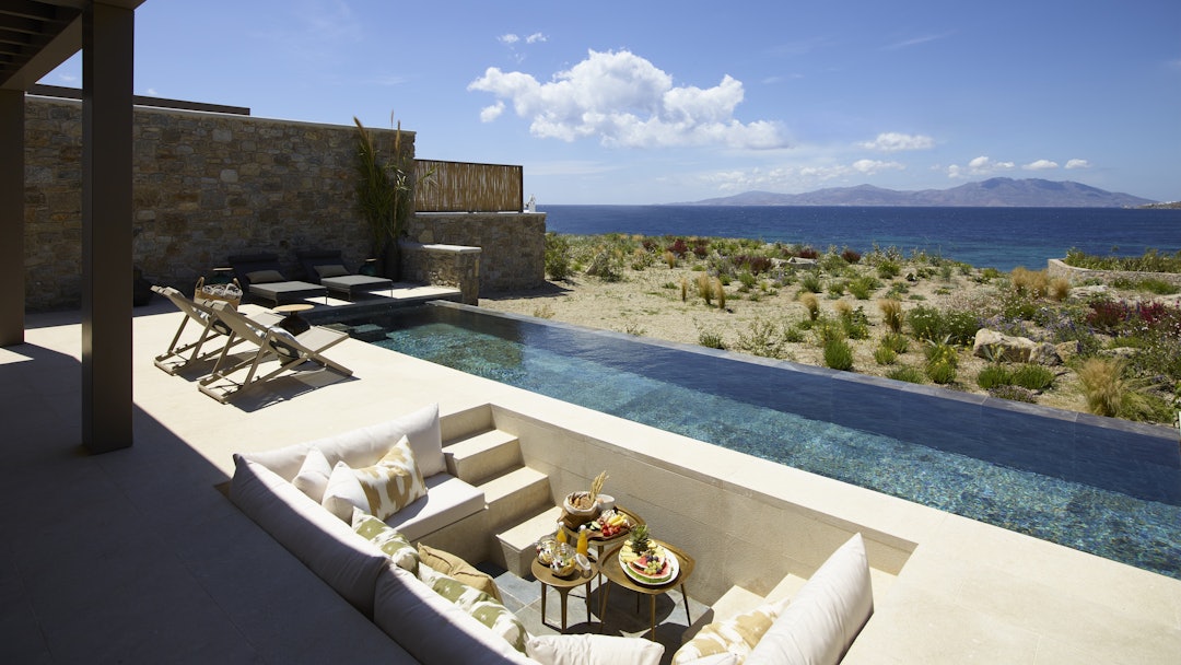 Bonzoe Suites & Villas