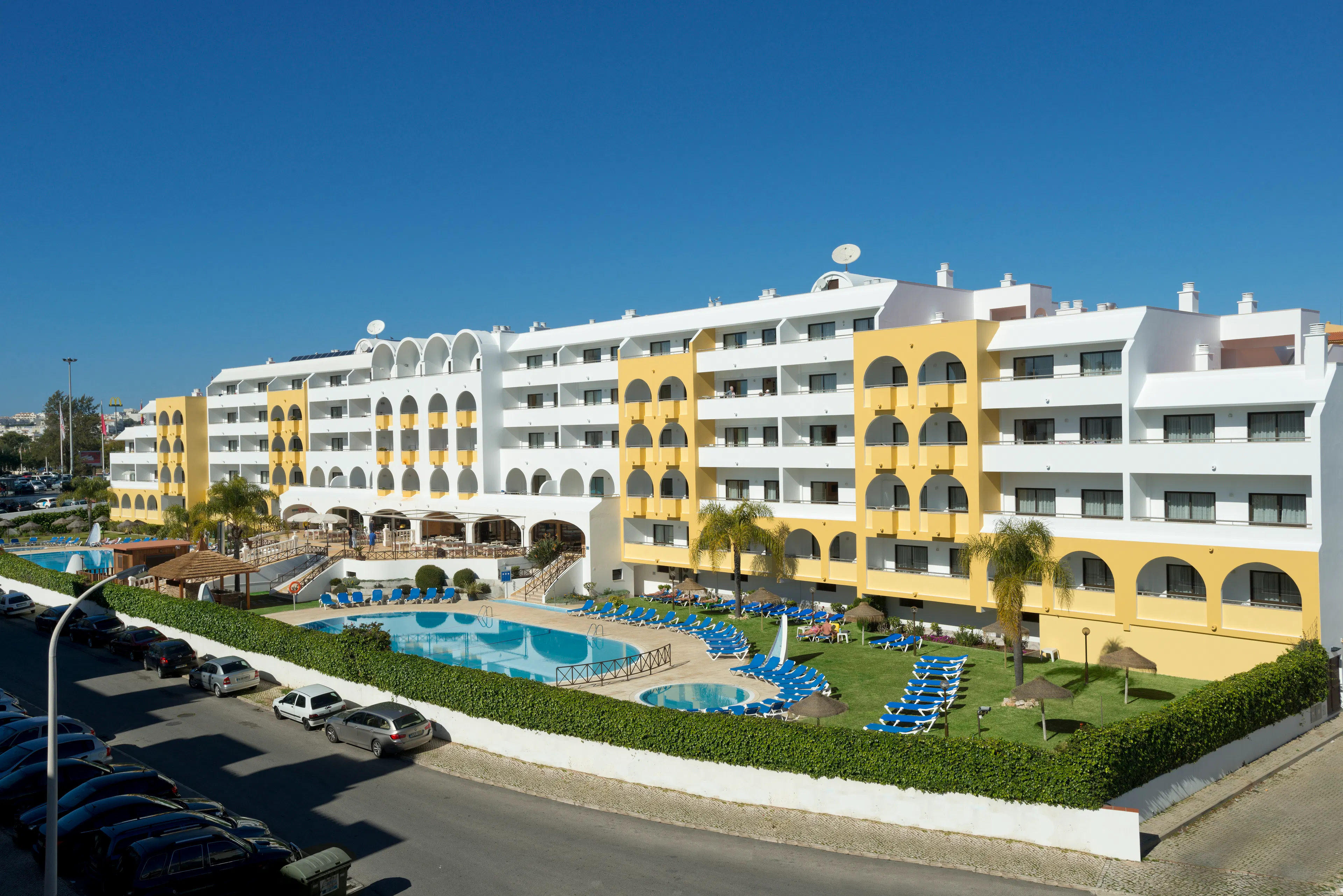 Paladim & Alagoa Mar Aparthotels - exterior
