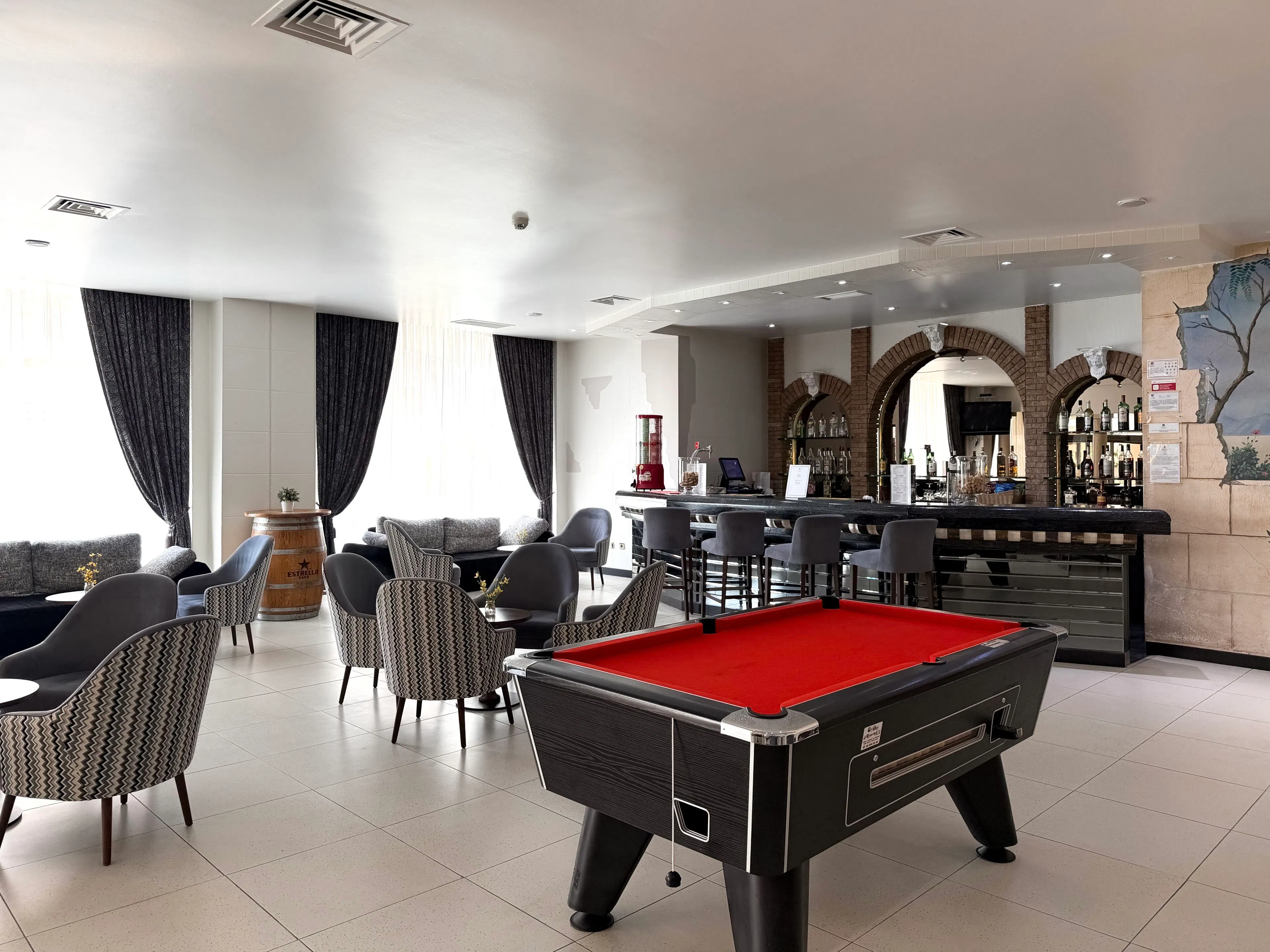 Luna Hotel da Oura - entertainment