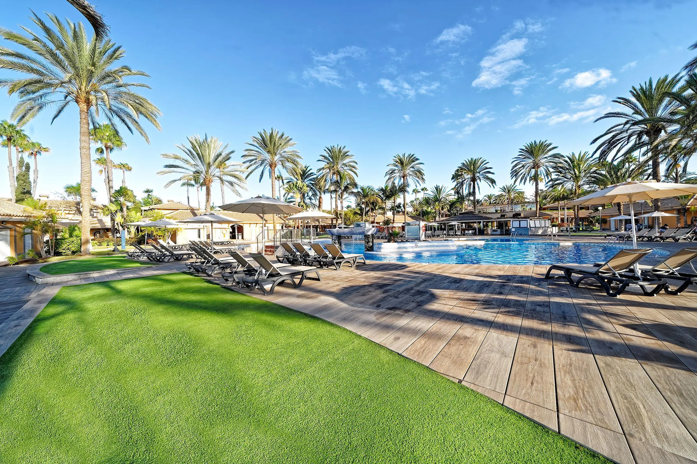 Suites & Villas by Dunas - pool