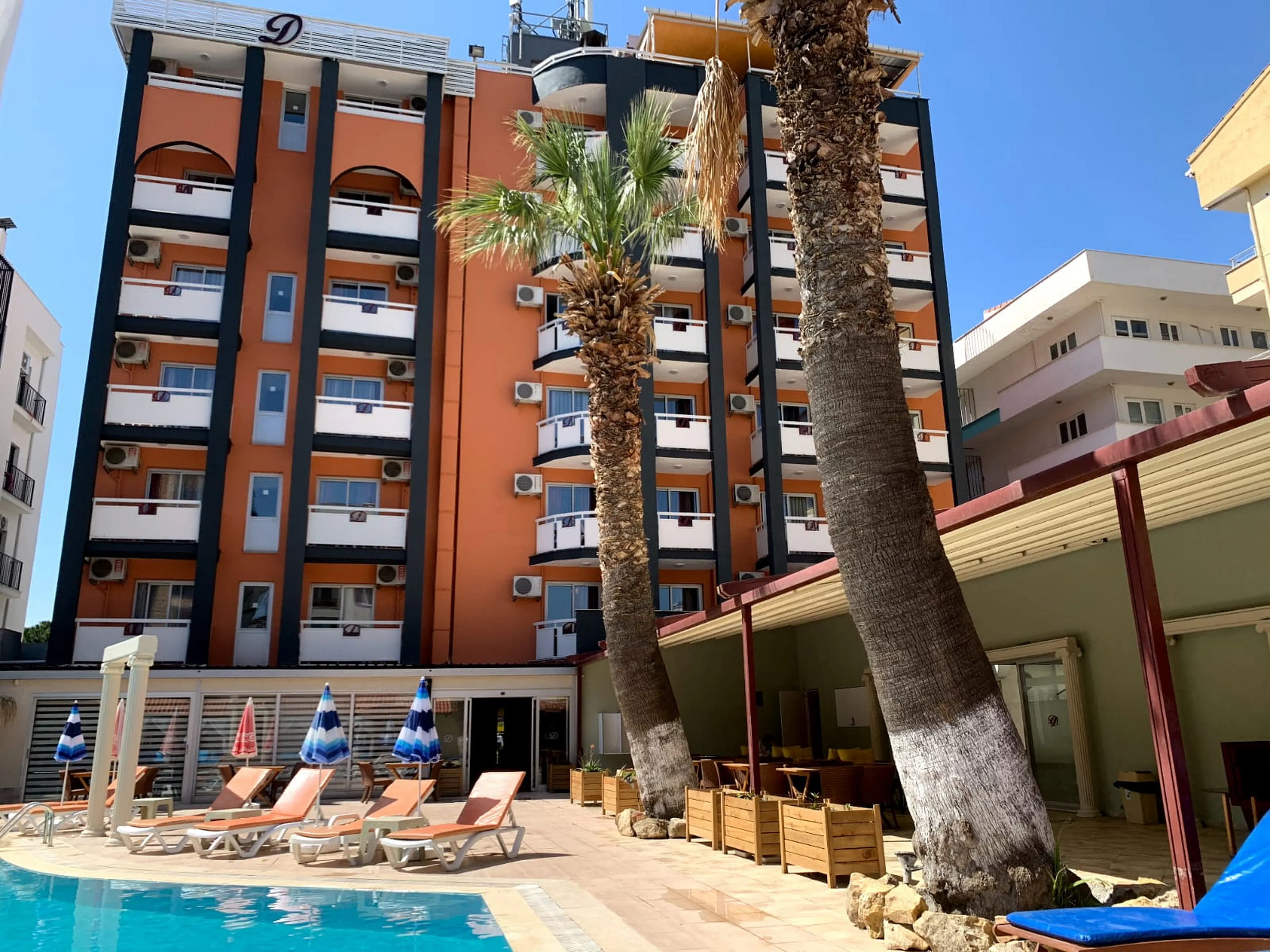 Duqqan Deluxe Hotel - pool