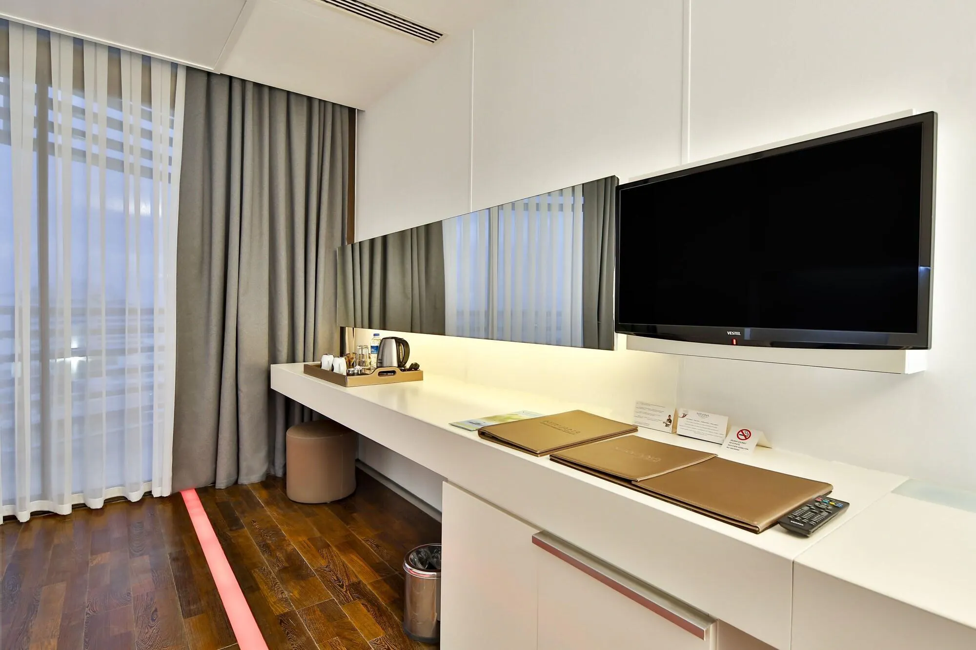 Nirvana Cosmopolitan - rooms