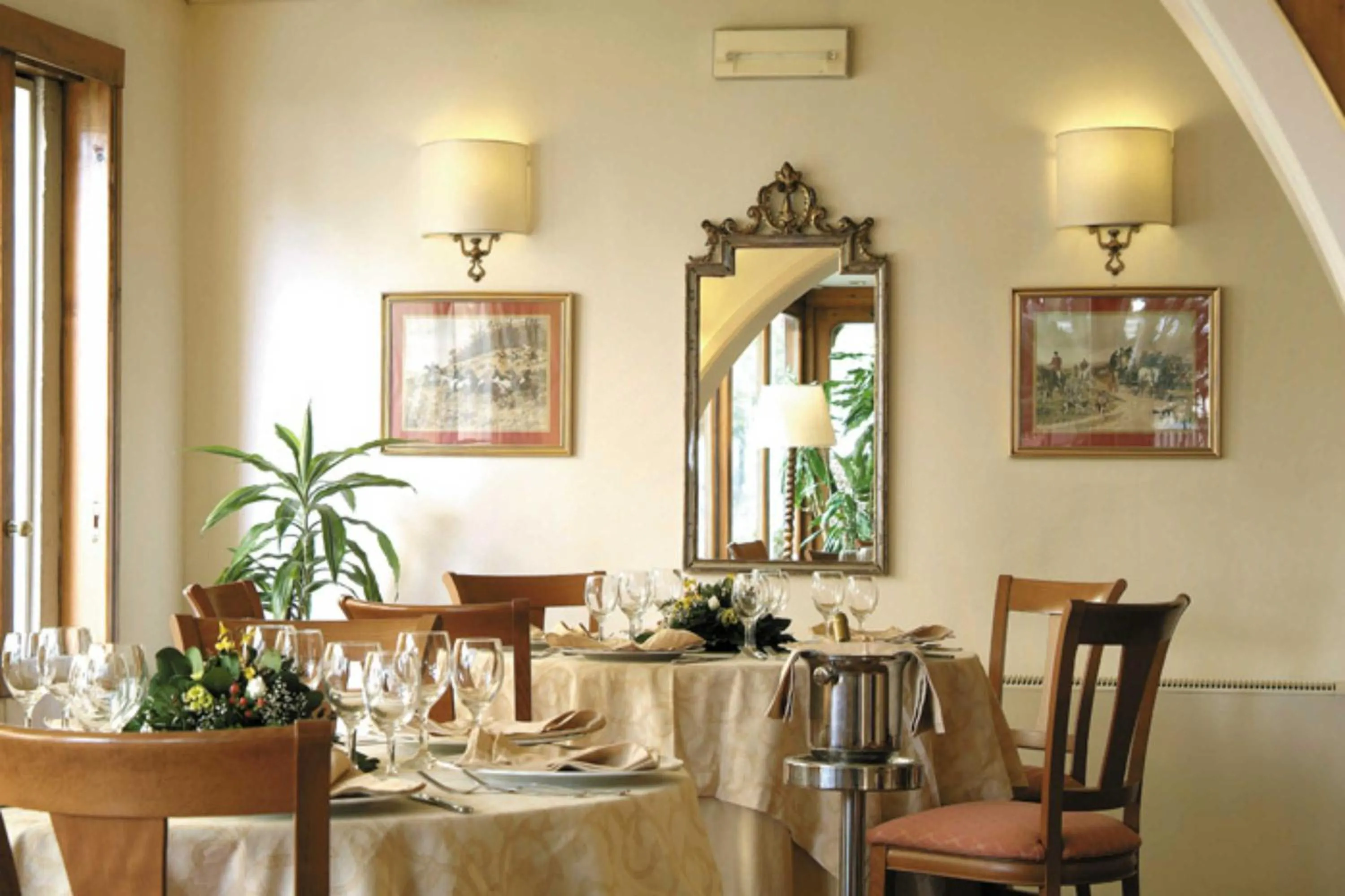 American Hotel - foodAndBeverage