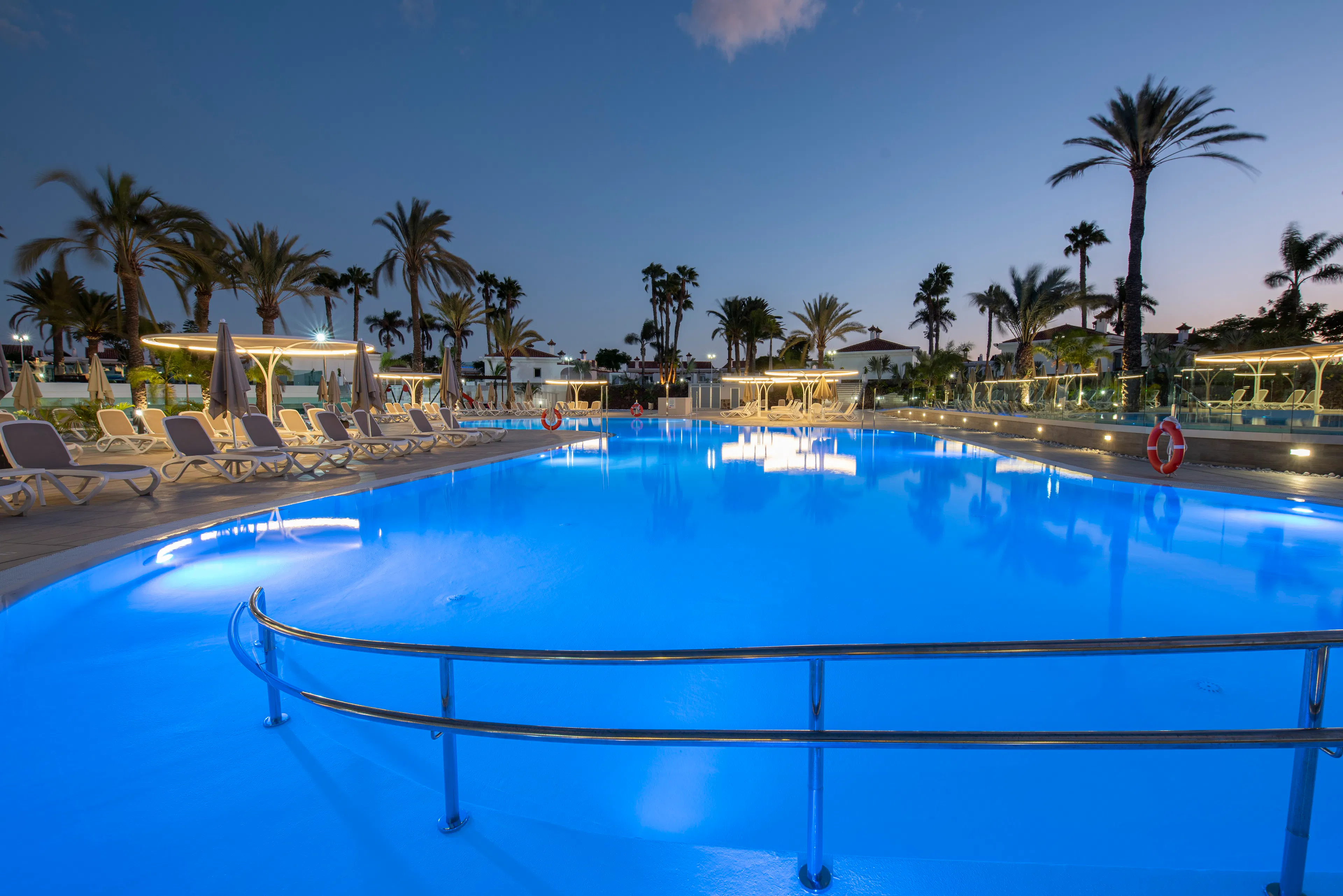 Hotel LIVVO Dunagolf Suites - pool