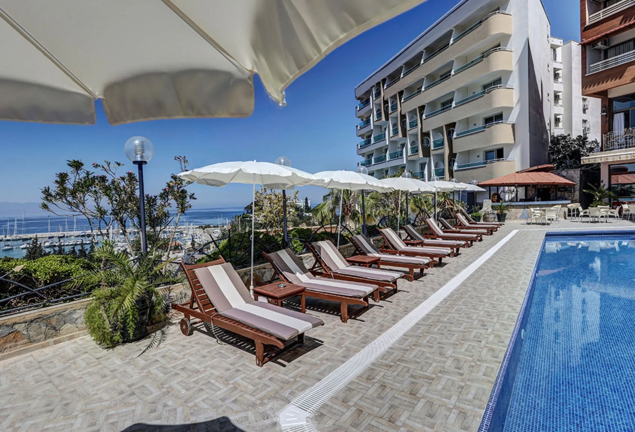 Suhan Seaport Hotel - pool