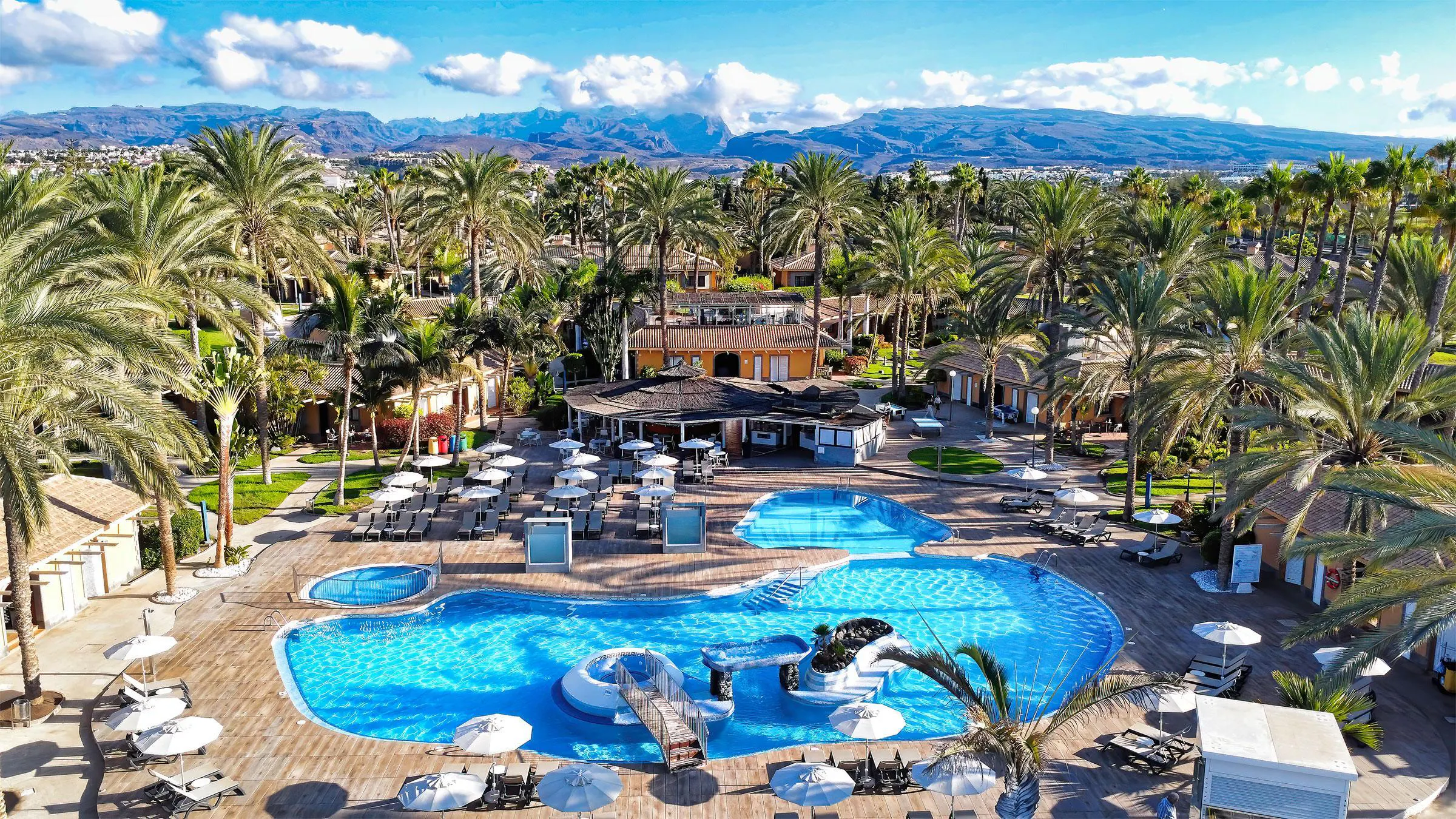 Suites & Villas by Dunas - pool
