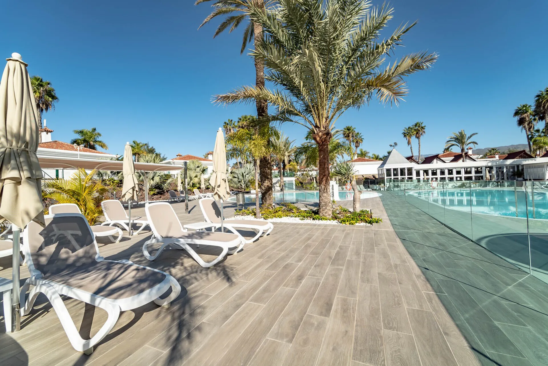 Hotel LIVVO Dunagolf Suites - pool
