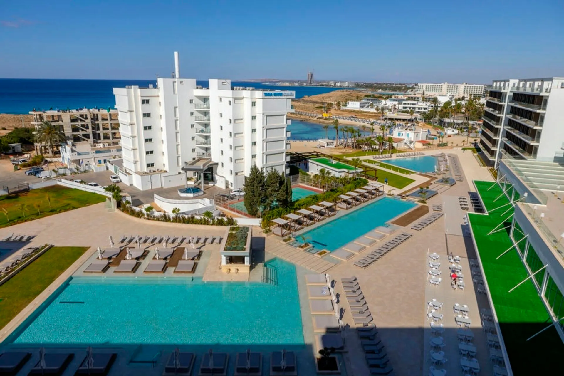 Chrysomare Beach Hotel and Resort - pool