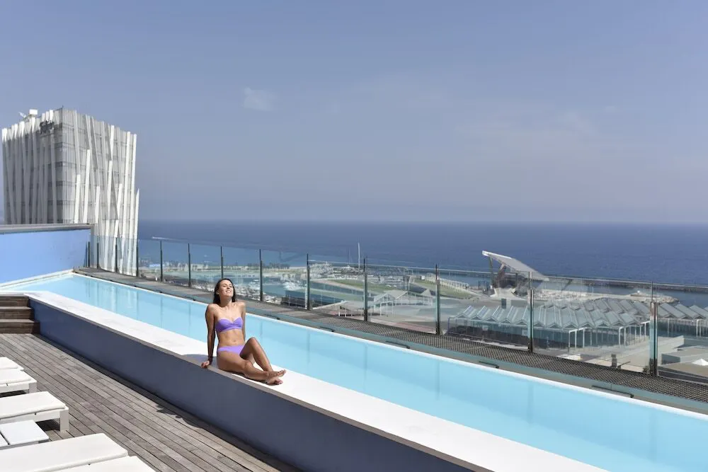Barcelona Princess - pool