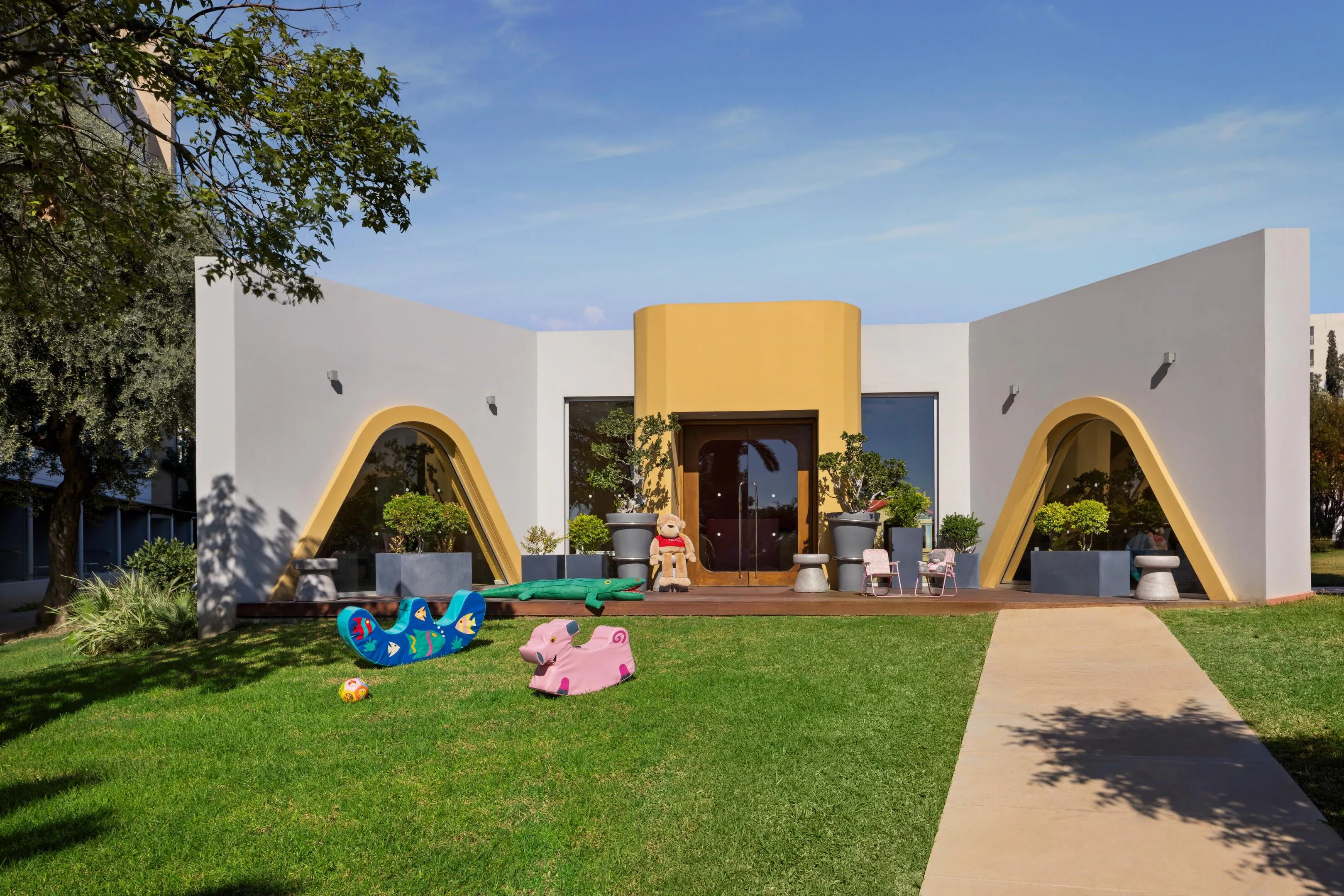 Hotel Mediterranean Beach - exterior