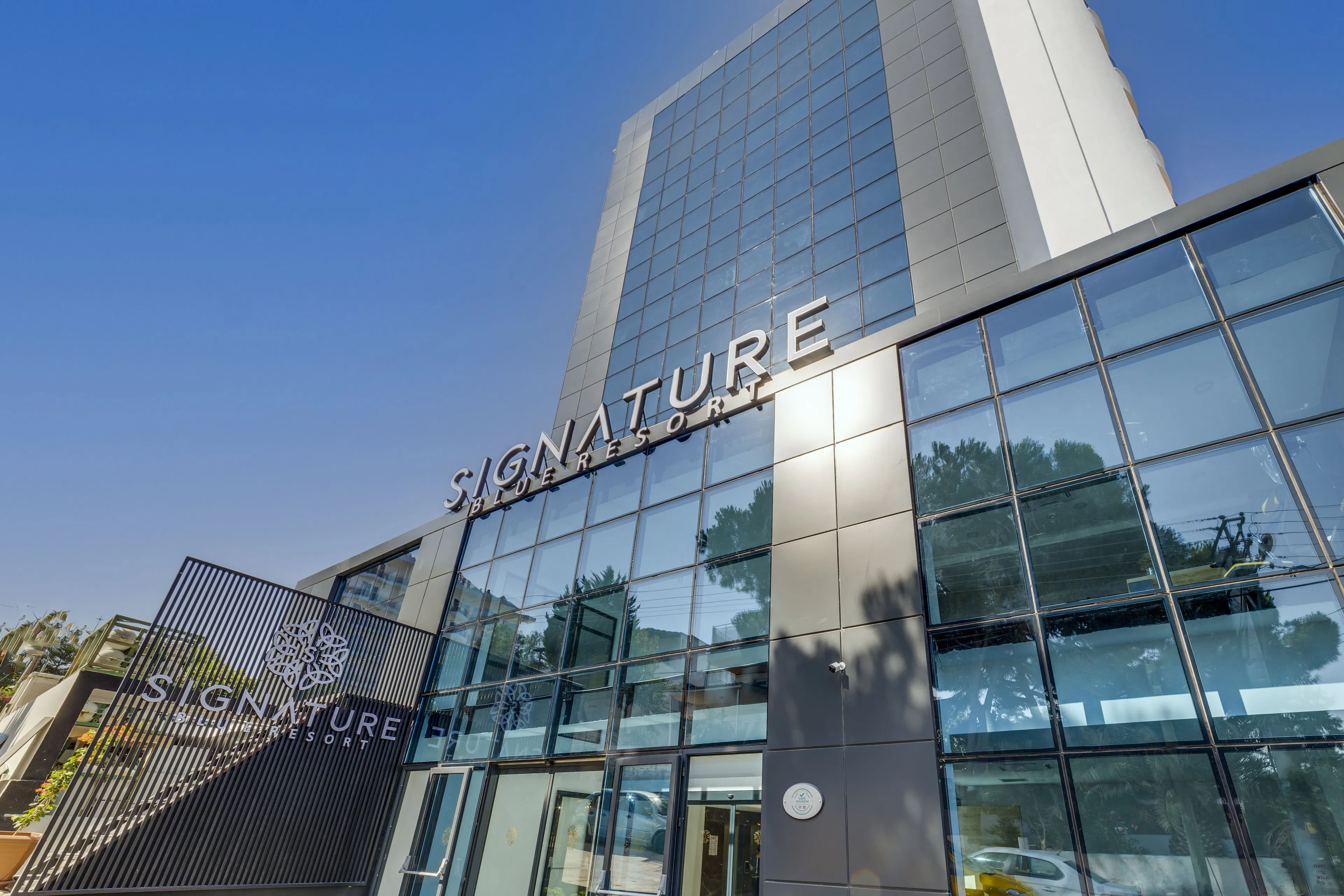 Signature Blue Resort - exterior