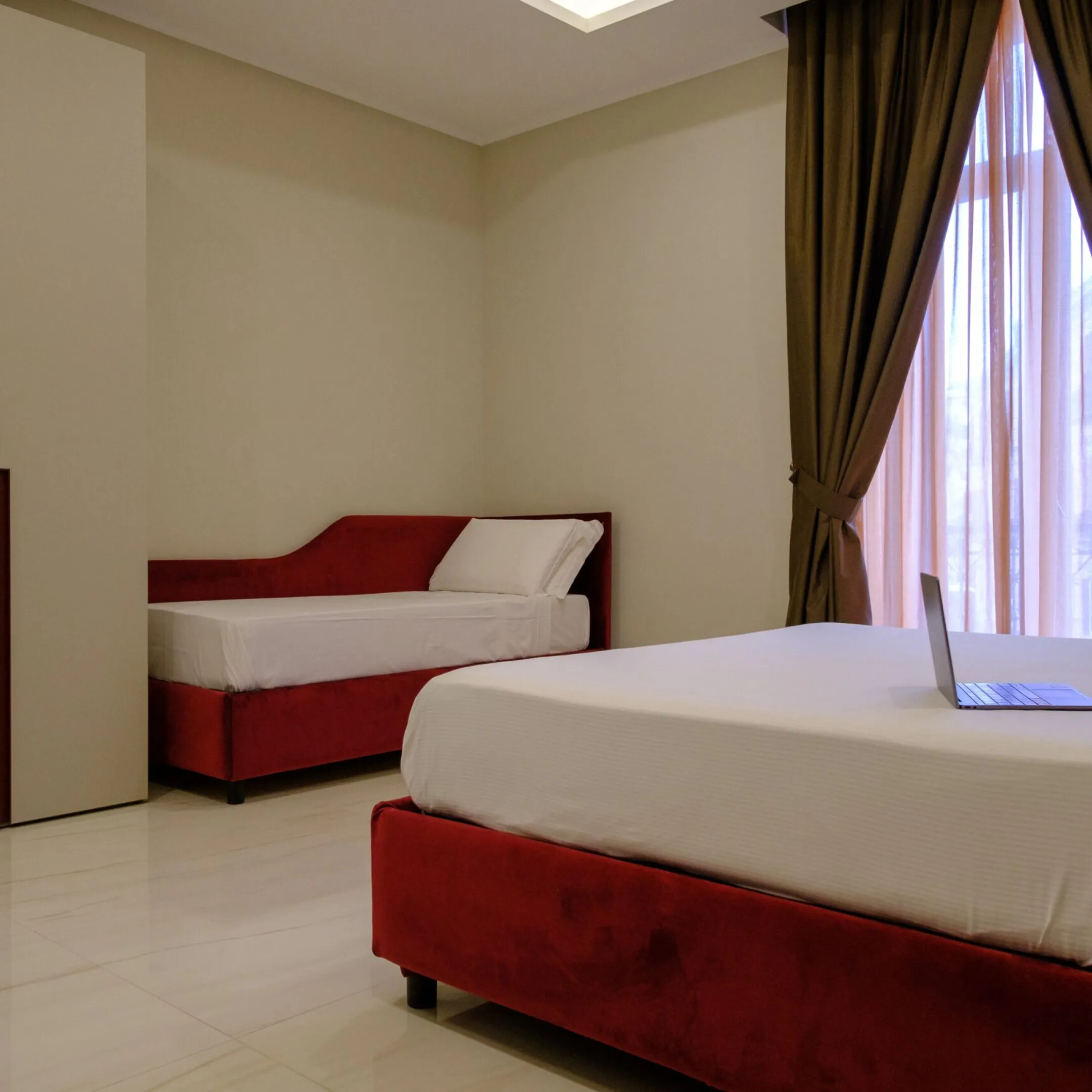Triple Deluxe Room (View)